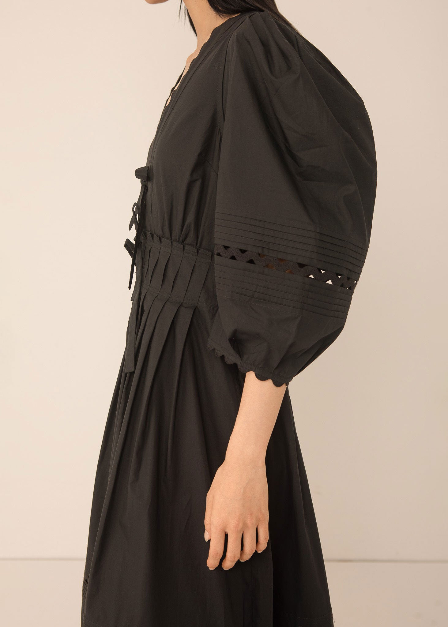 VI.VE.RE Pilar Pleat Dress - Black