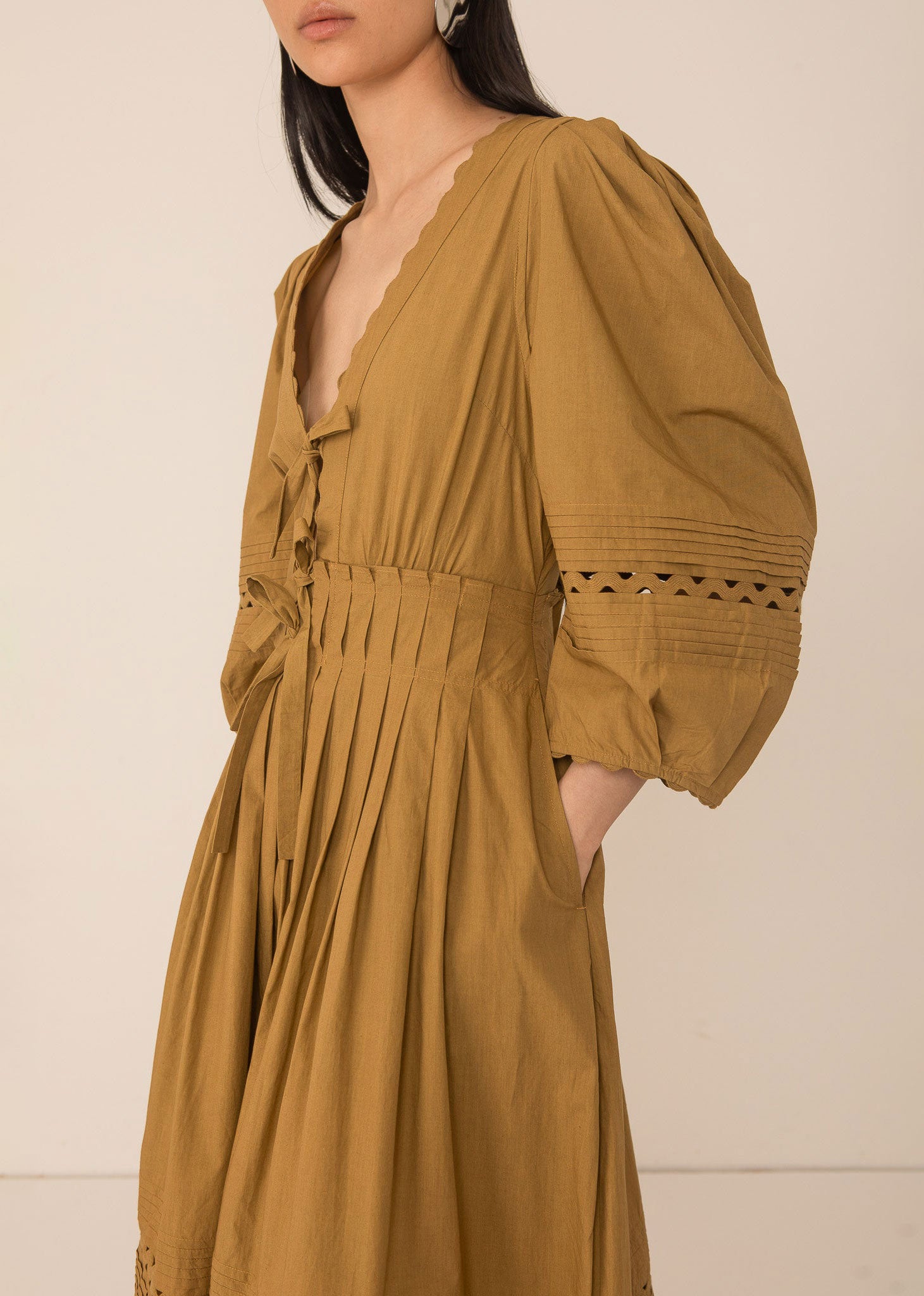 VI.VE.RE Pilar Pleat Dress - Light Olive