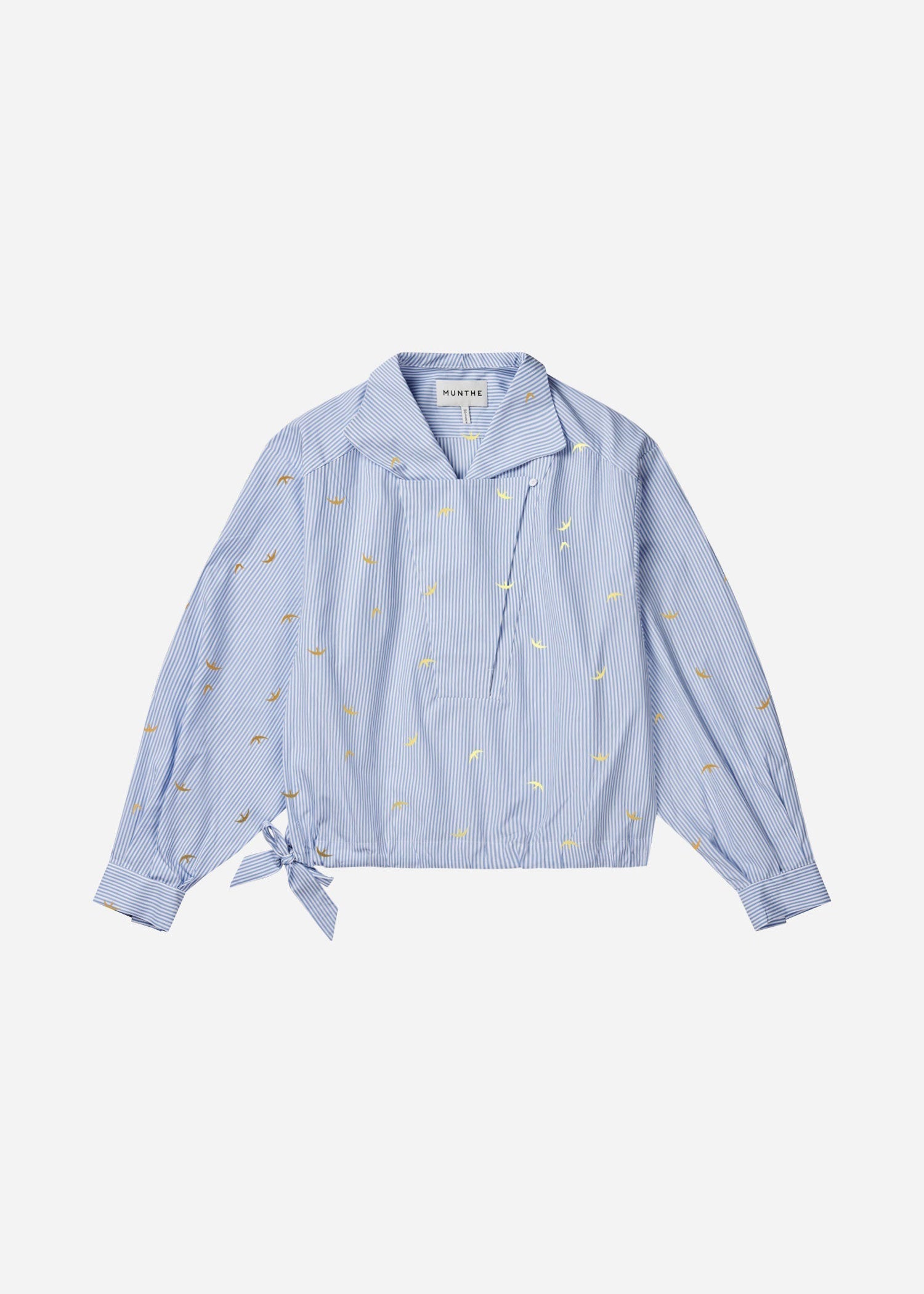 Munthe Flat-lay of the blouse, wide collar and full sleeves
