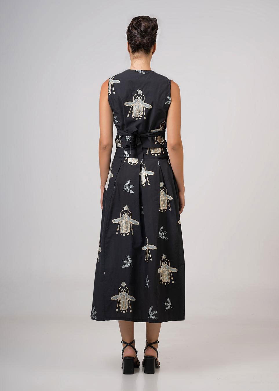 Aether Concept High Waisted Embroidered Skirt - Black/Green