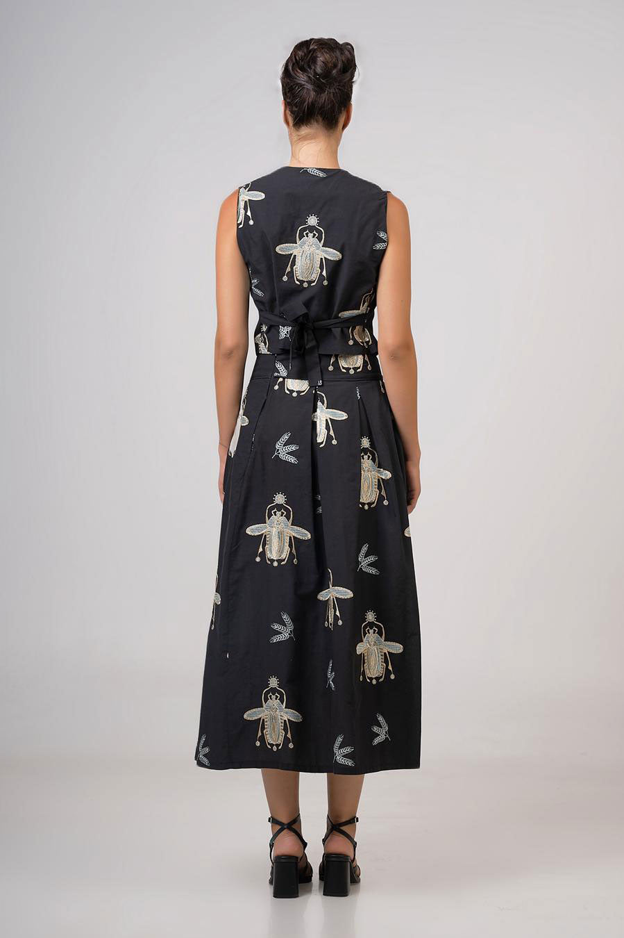 Aether Concept High Waisted Embroidered Skirt - Black/Green