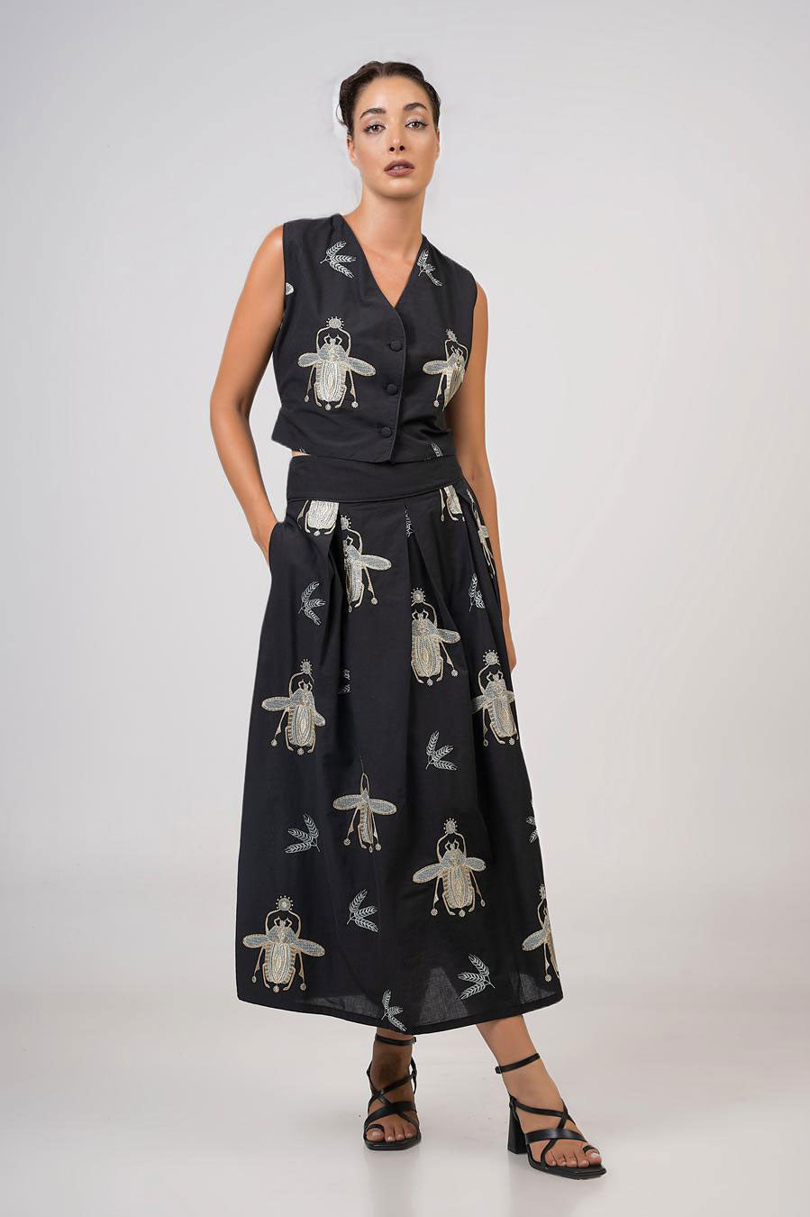 Aether Concept High Waisted Embroidered Skirt - Black/Green
