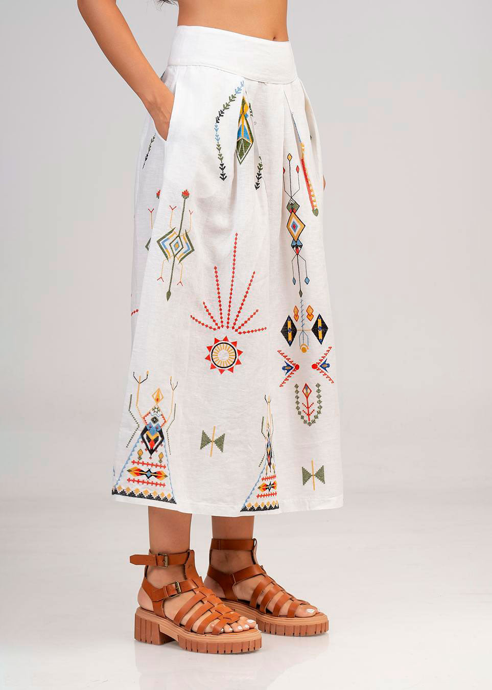 Aether Concept High Waisted Embroidered Skirt - White