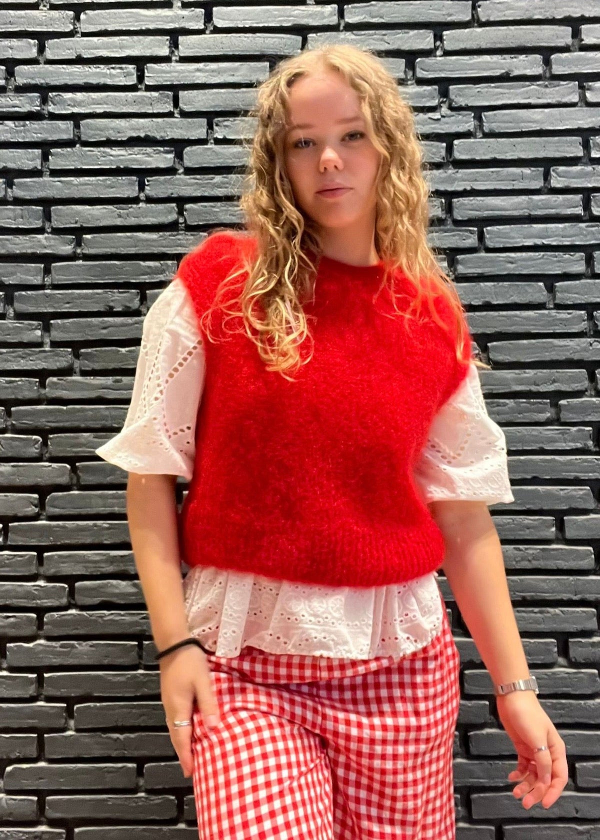 Øst London Monika Cropped Mohair Vest - Red