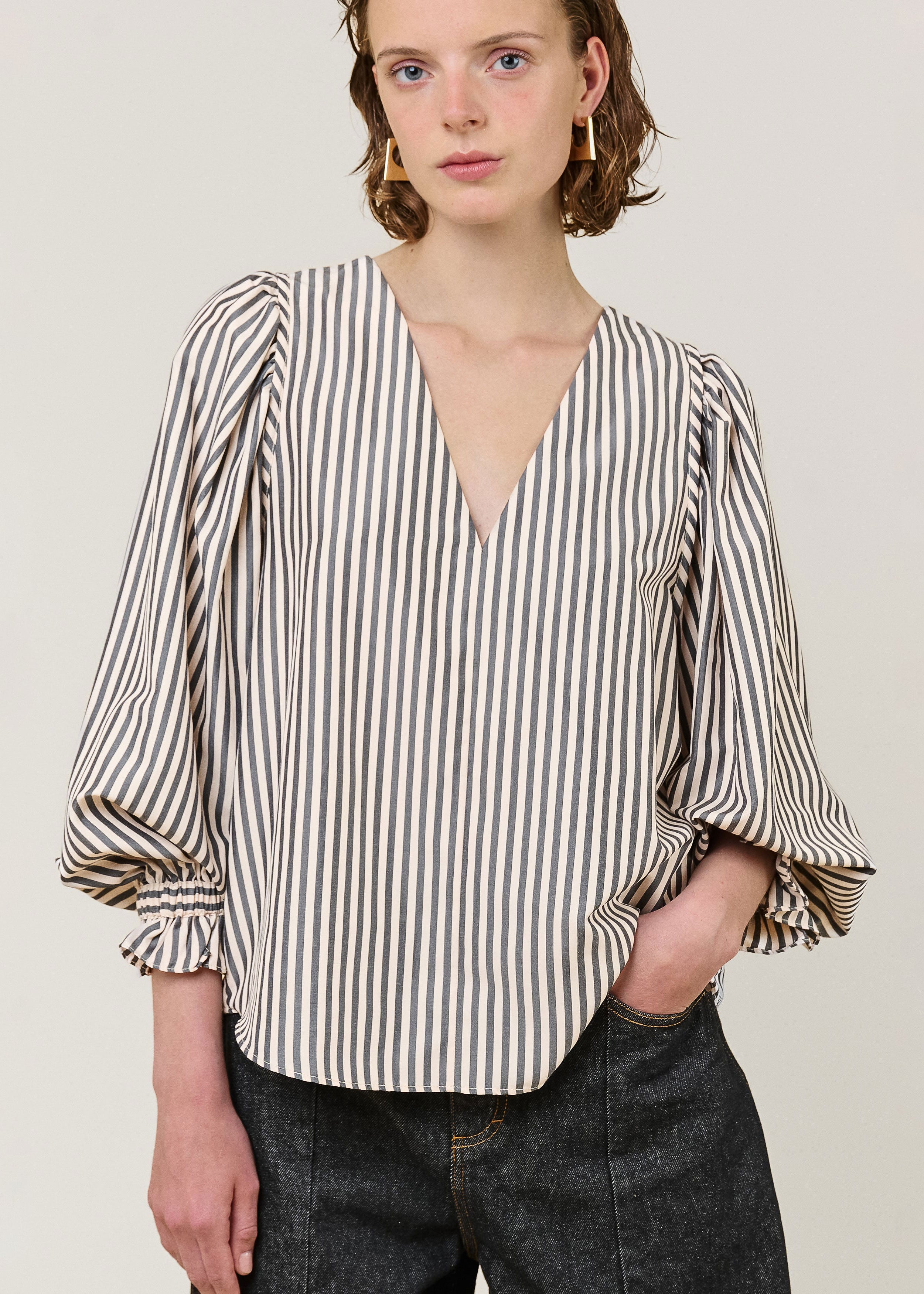 VI.VE.RE Remi V-Neck Stripe Top - Black Cream