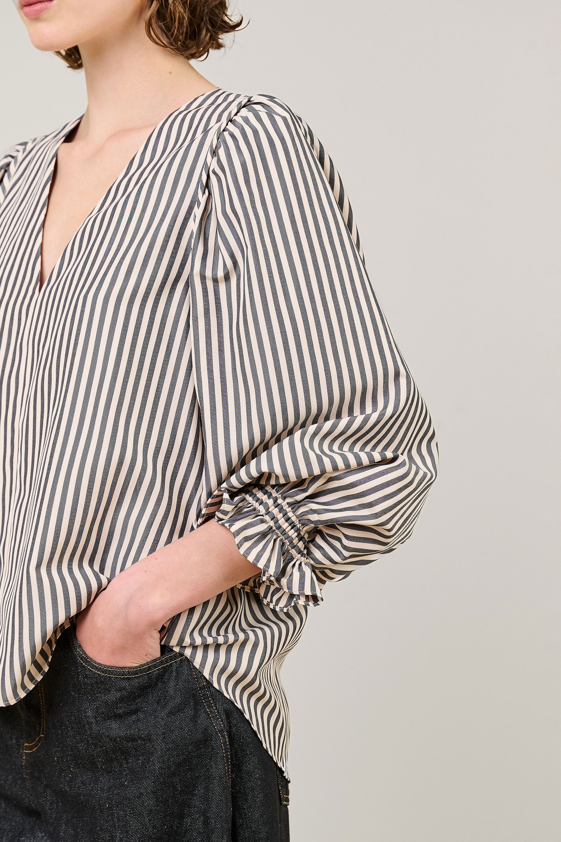 VI.VE.RE Remi V-Neck Stripe Top - Black Cream