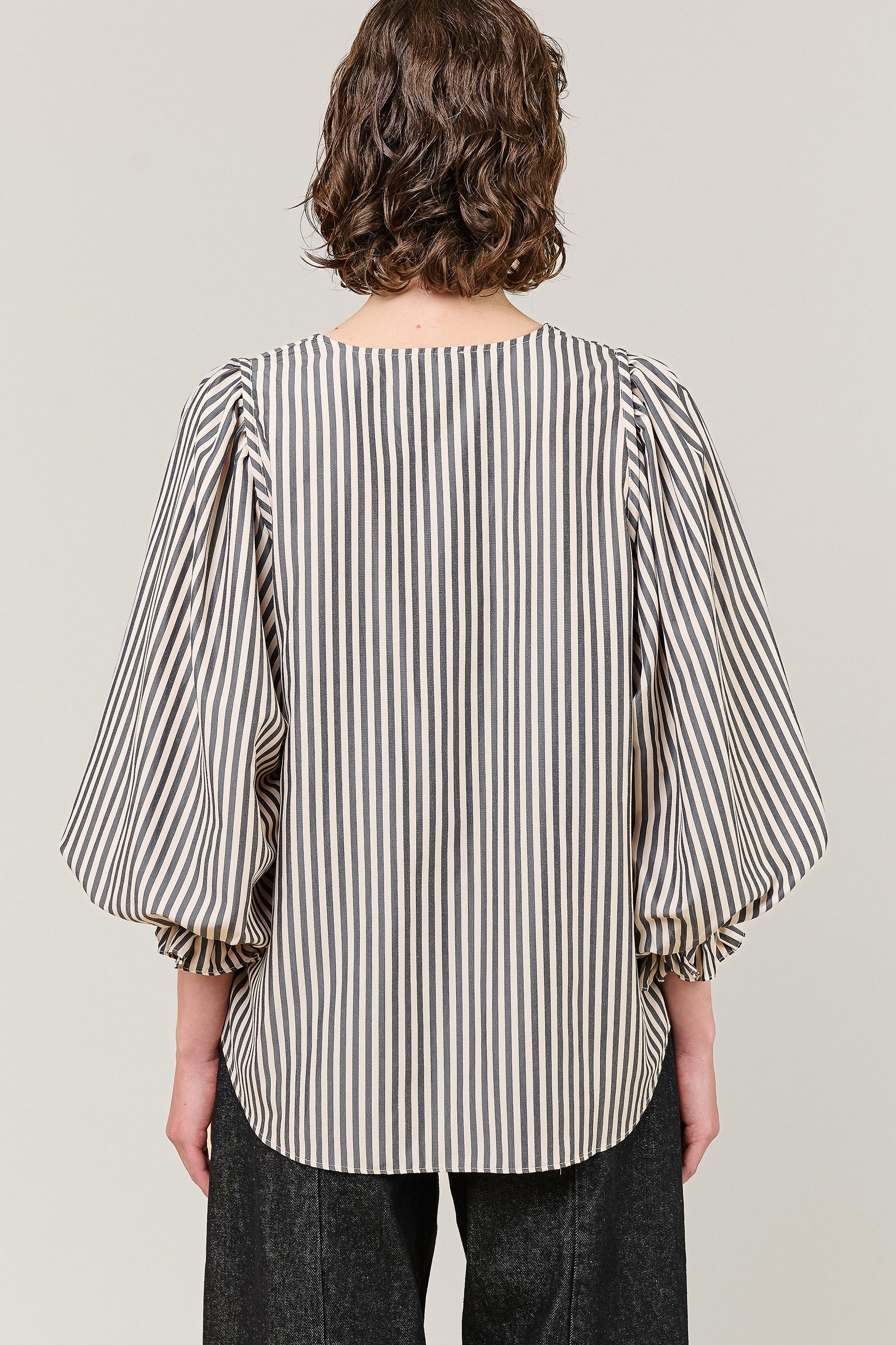VI.VE.RE Remi V-Neck Stripe Top - Black Cream