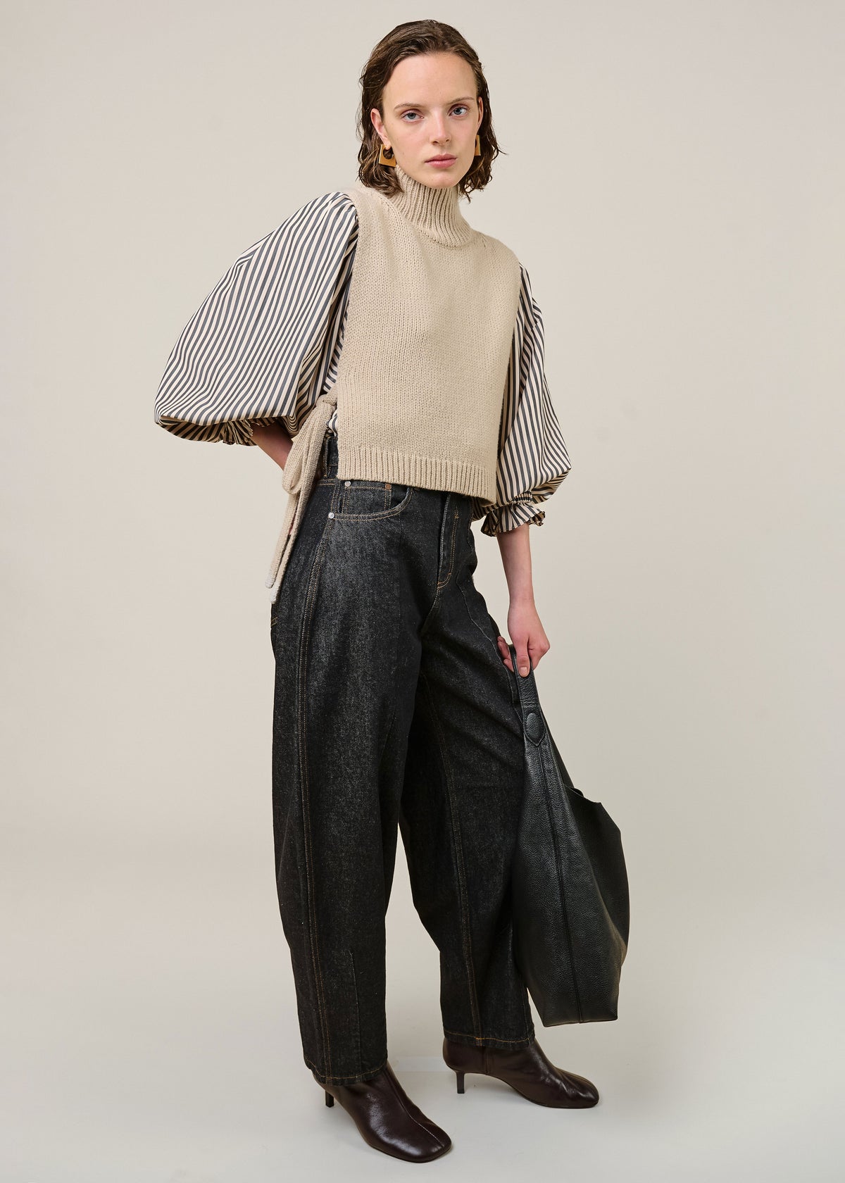 VI.VE.RE Daya Knit Tabbard - Beige