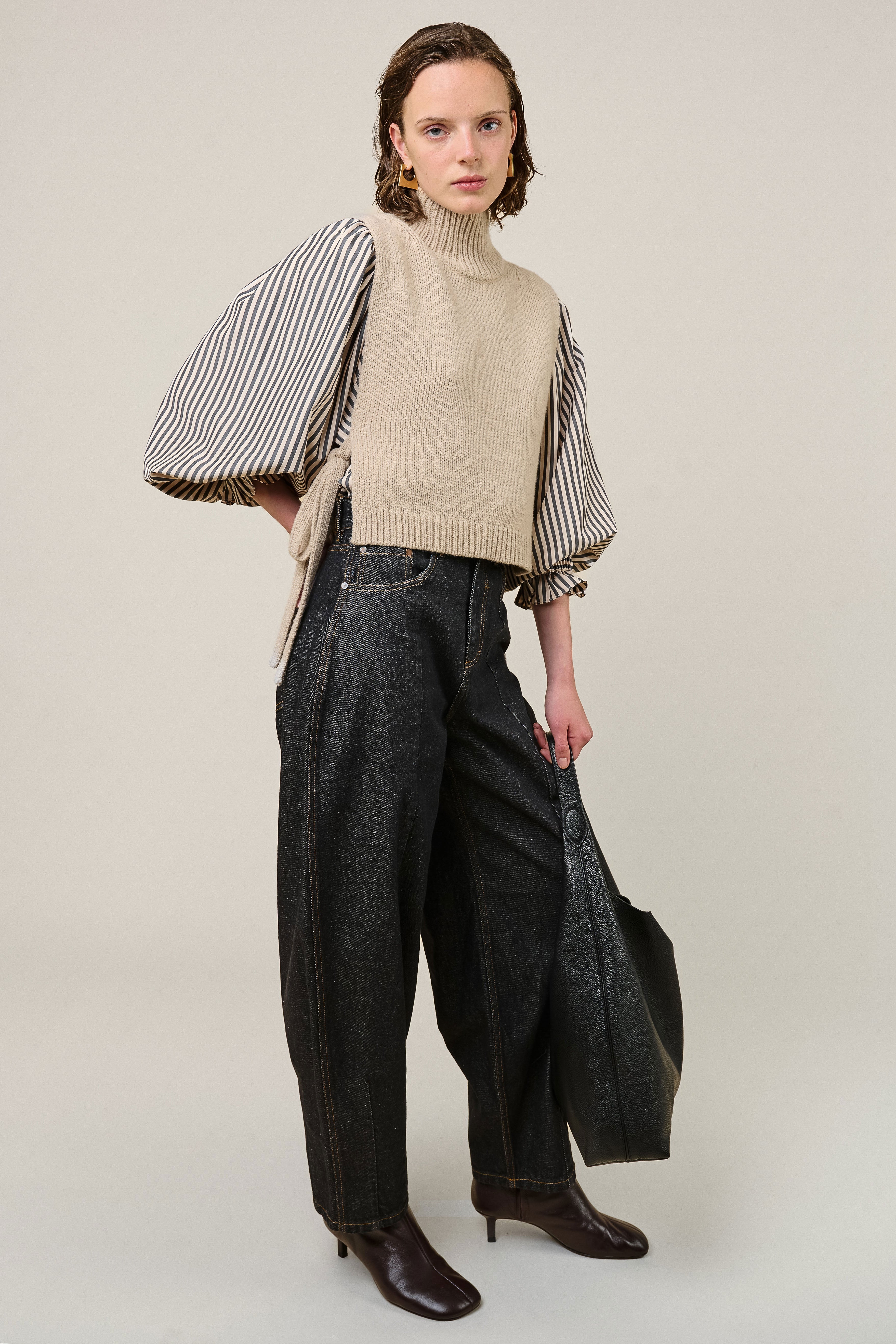 VI.VE.RE Daya Knit Tabbard - Beige