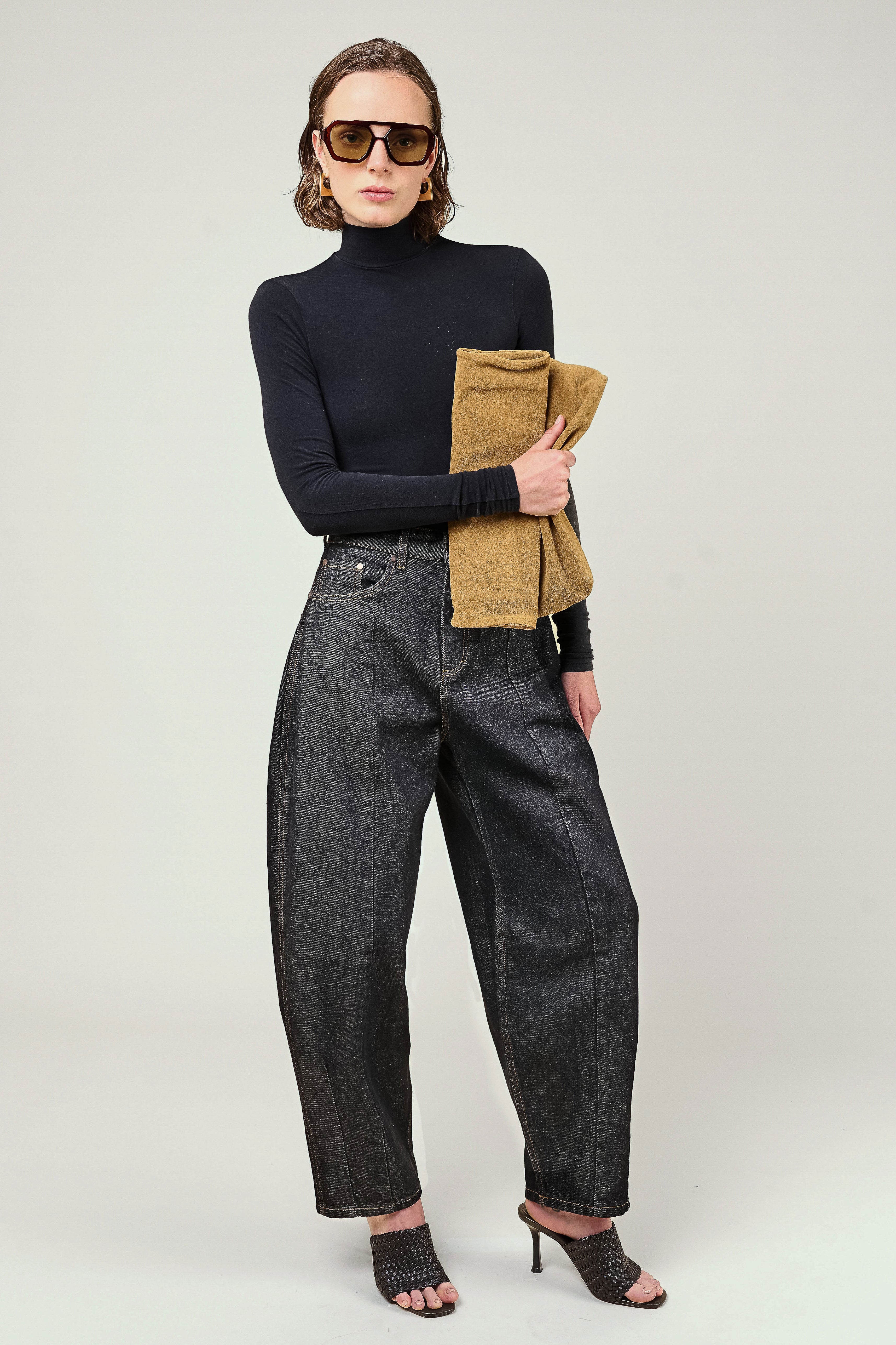 VI.VE.RE Naya Barrel Leg Jeans - Black