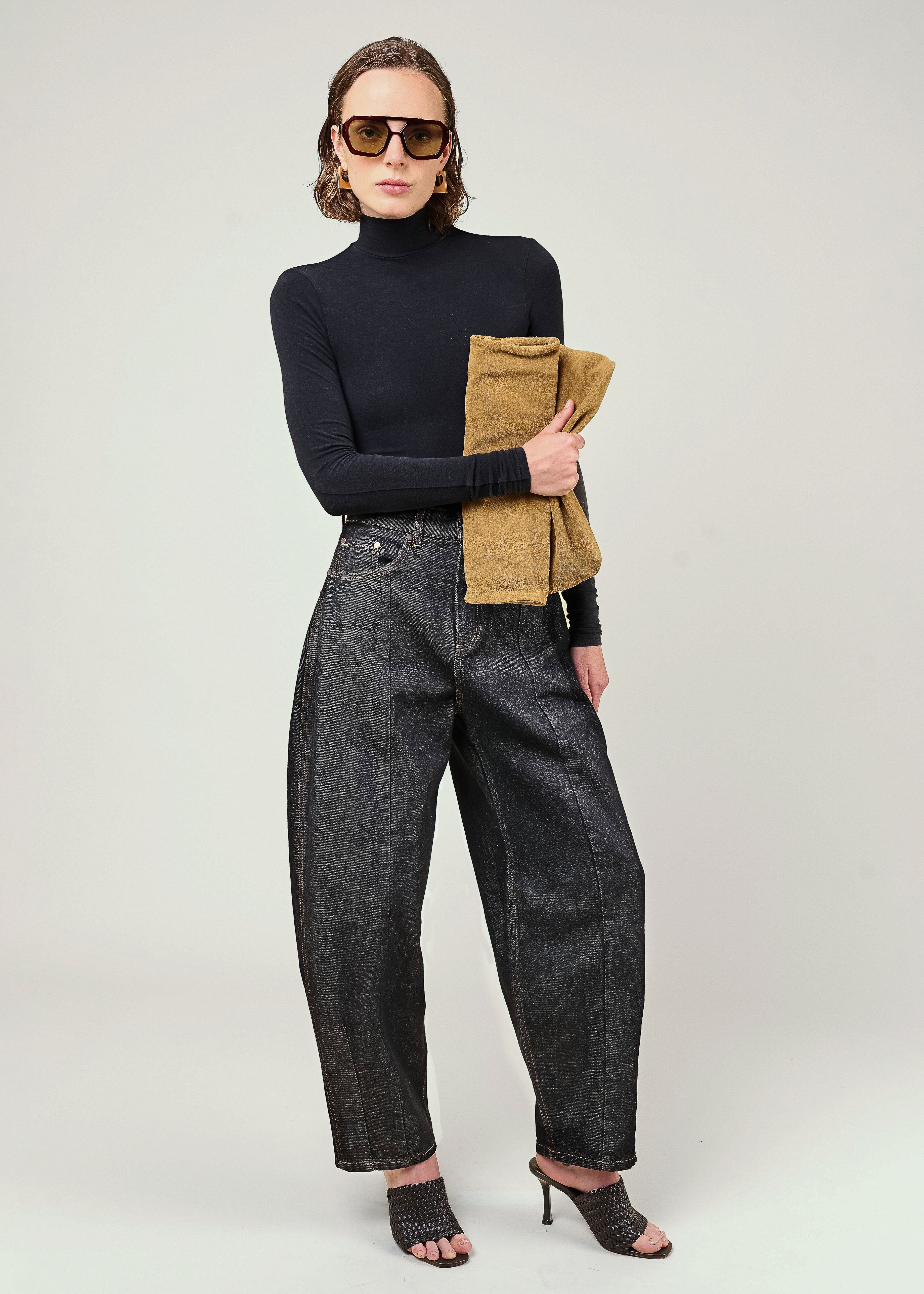 VI.VE.RE Naya Barrel Leg Jeans - Black