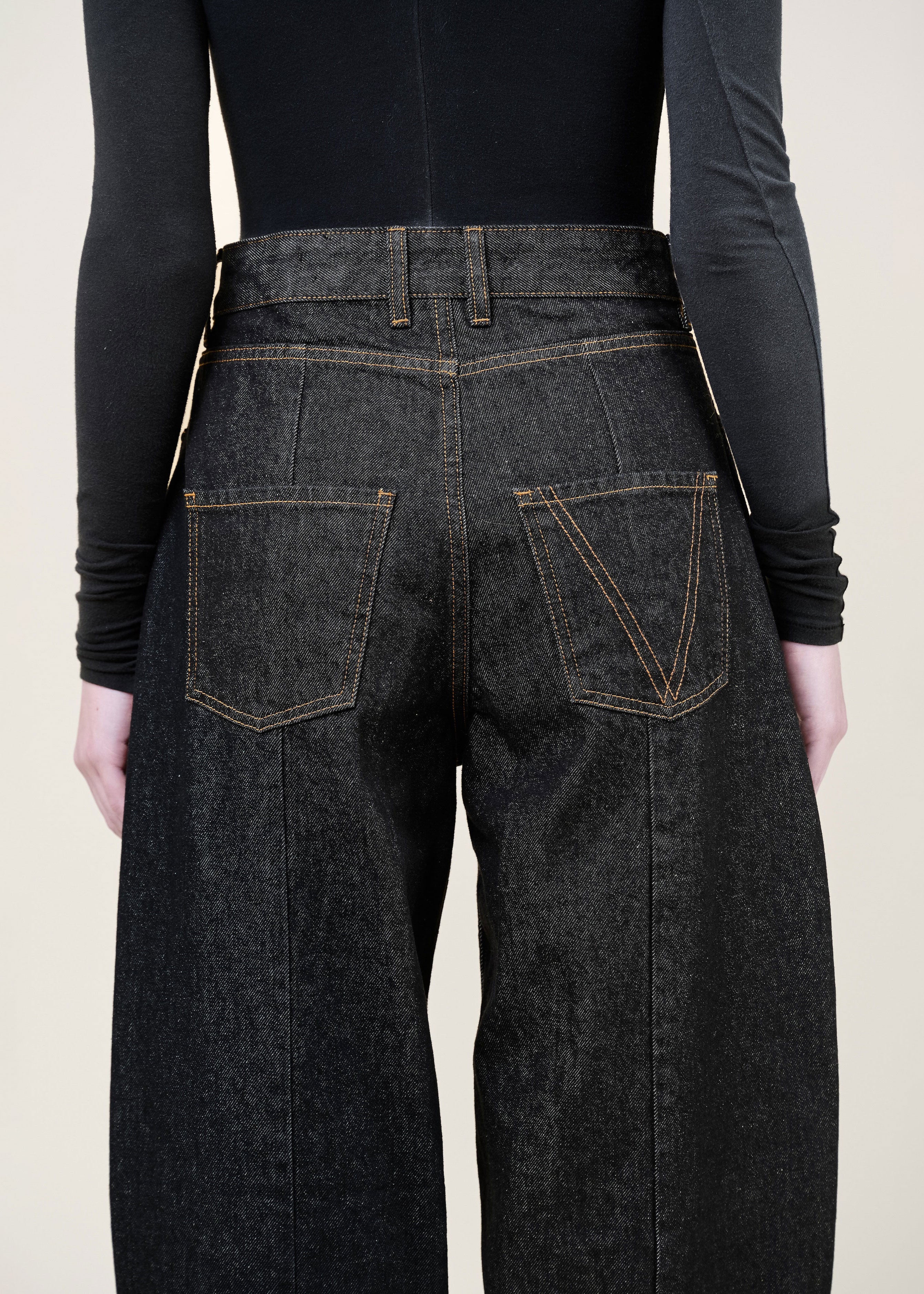 VI.VE.RE Naya Barrel Leg Jeans - Black