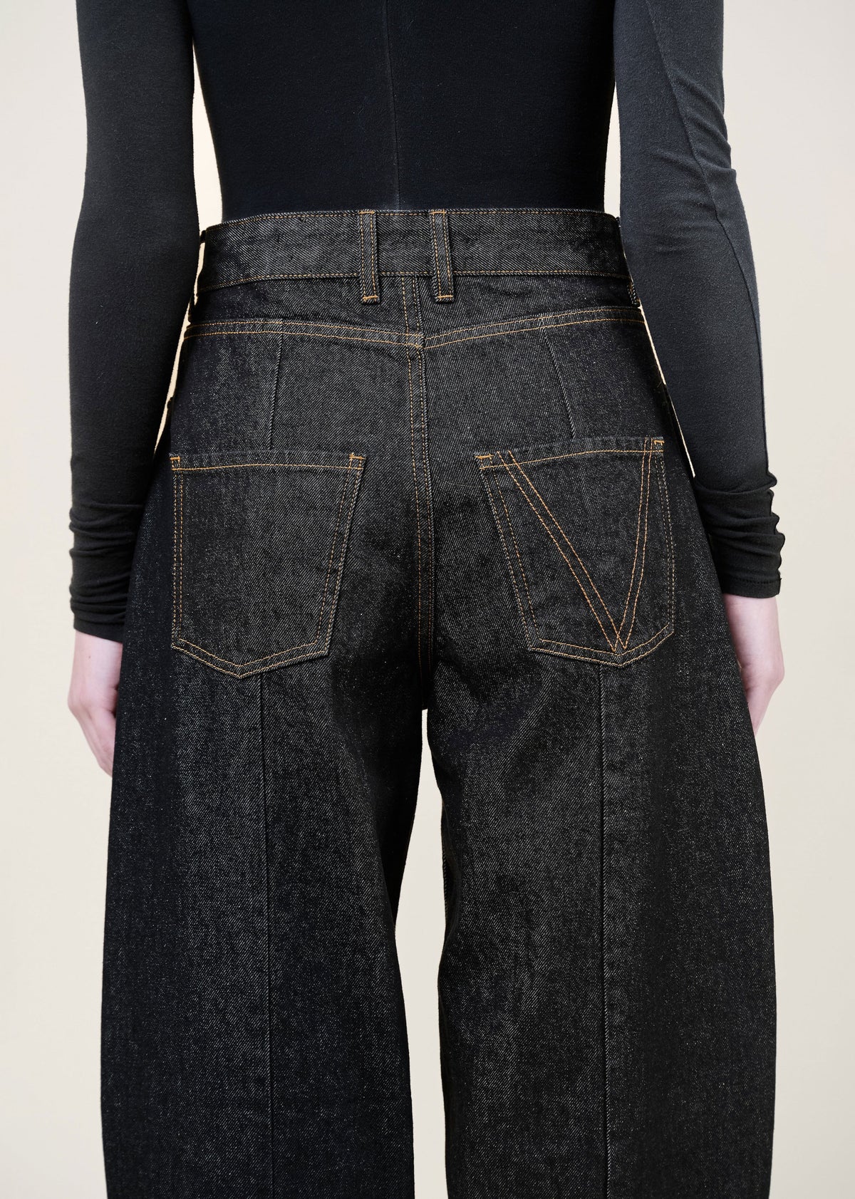 VI.VE.RE Naya Barrel Leg Jeans - Black
