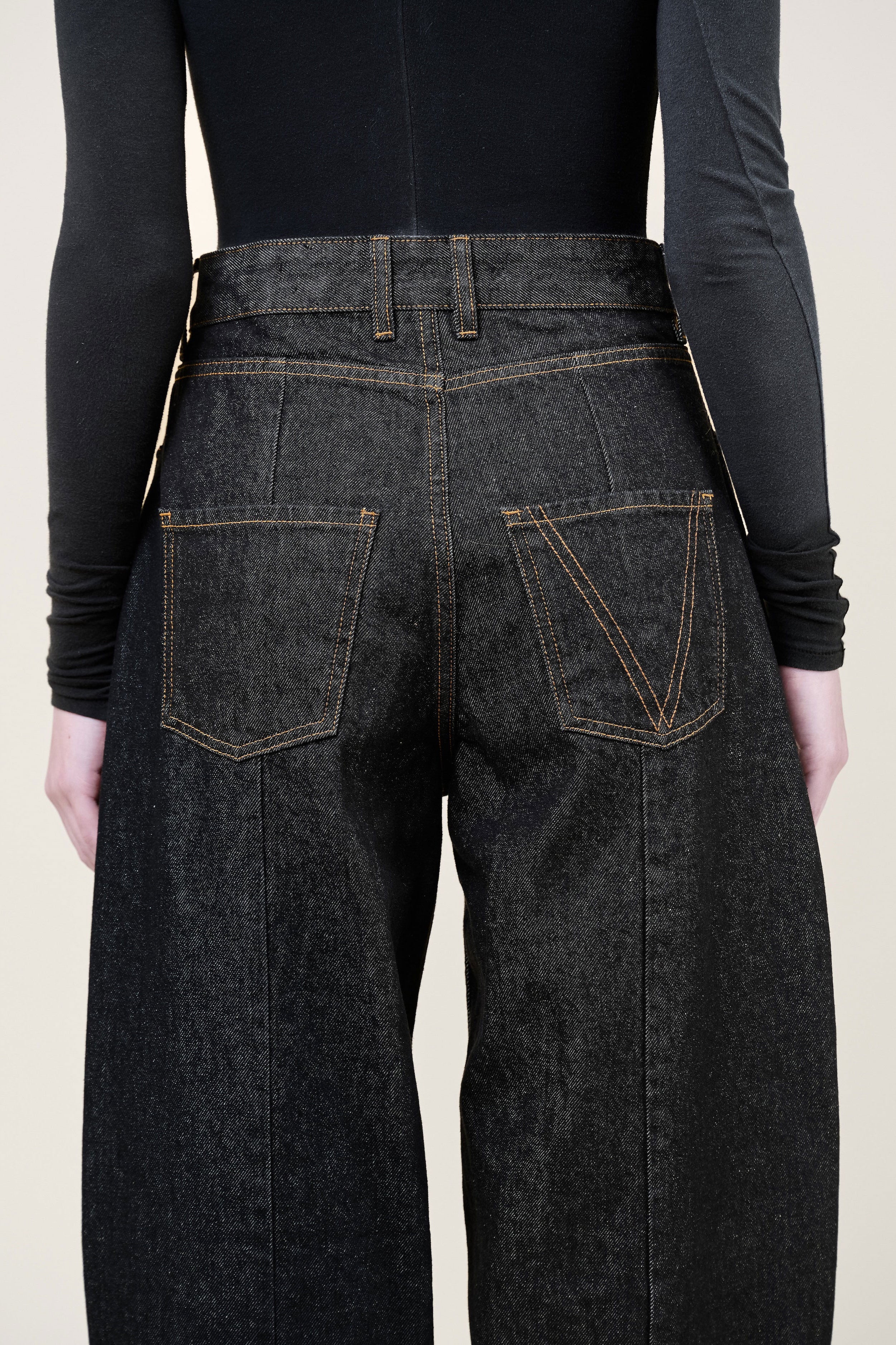 VI.VE.RE Naya Barrel Leg Jeans - Black
