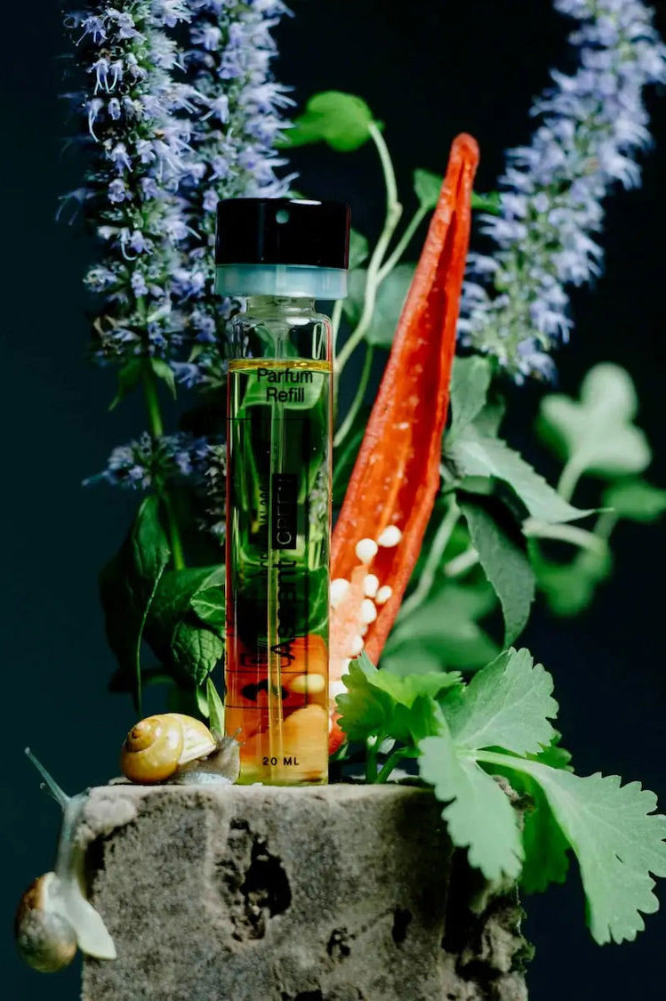 Ascent Green Parfum + Black Case