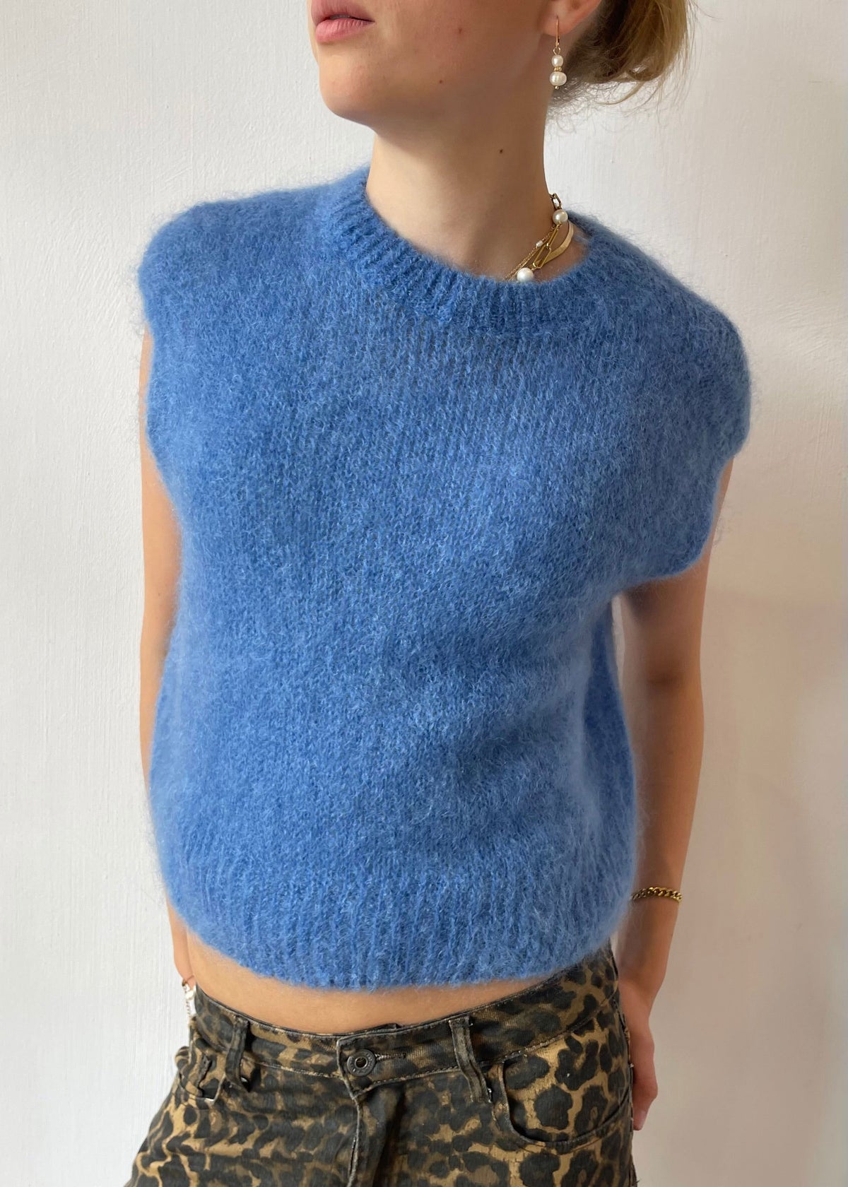 Øst London Monika Cropped Mohair Vest - Cornflower Blue
