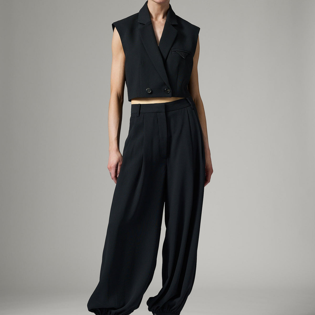 DAY Birger et Mikkelsen Oda black gabardine trousers, pleated high waist and balloon leg