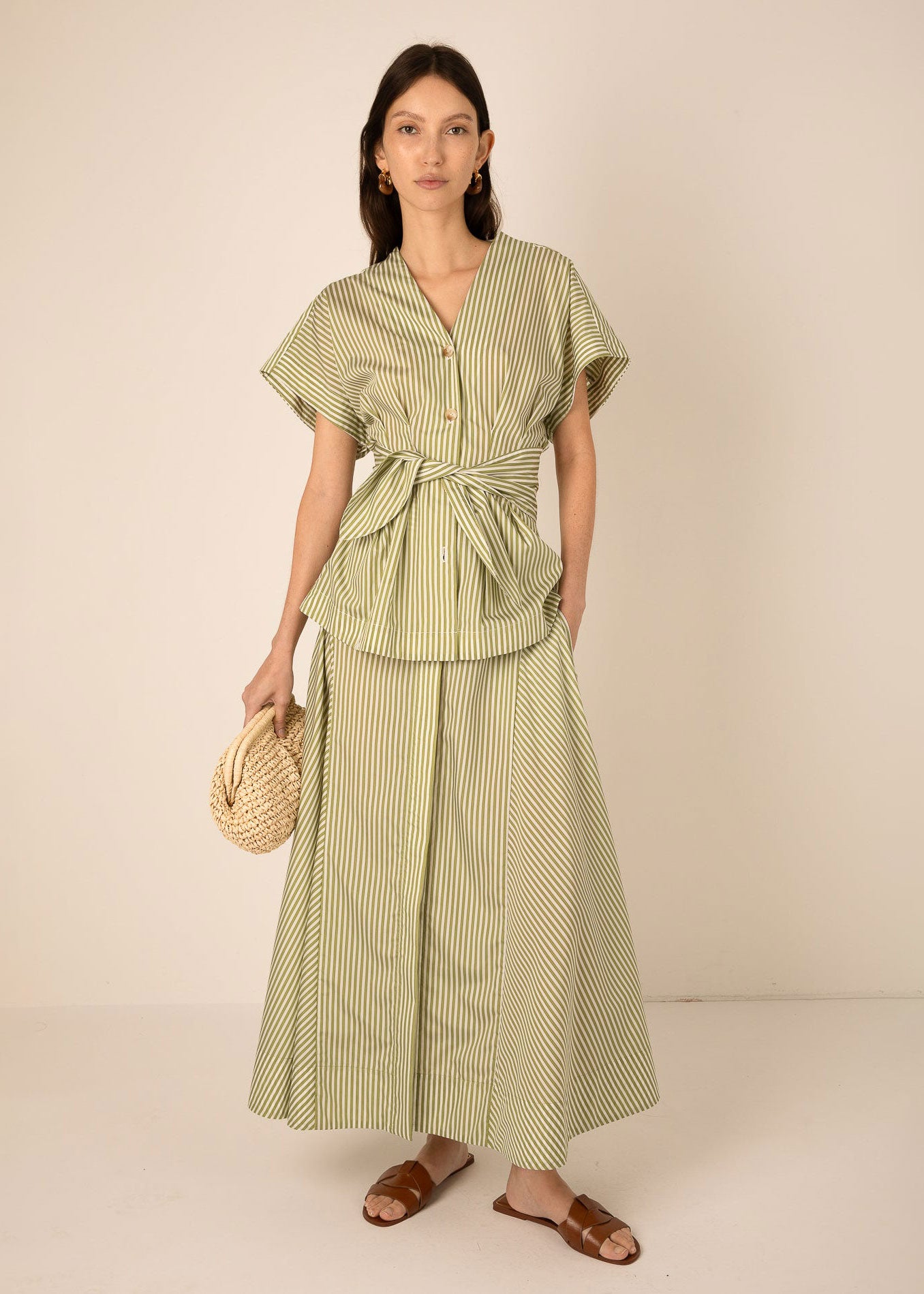 VI.VE.RE Reese V-Neck Waisted Top