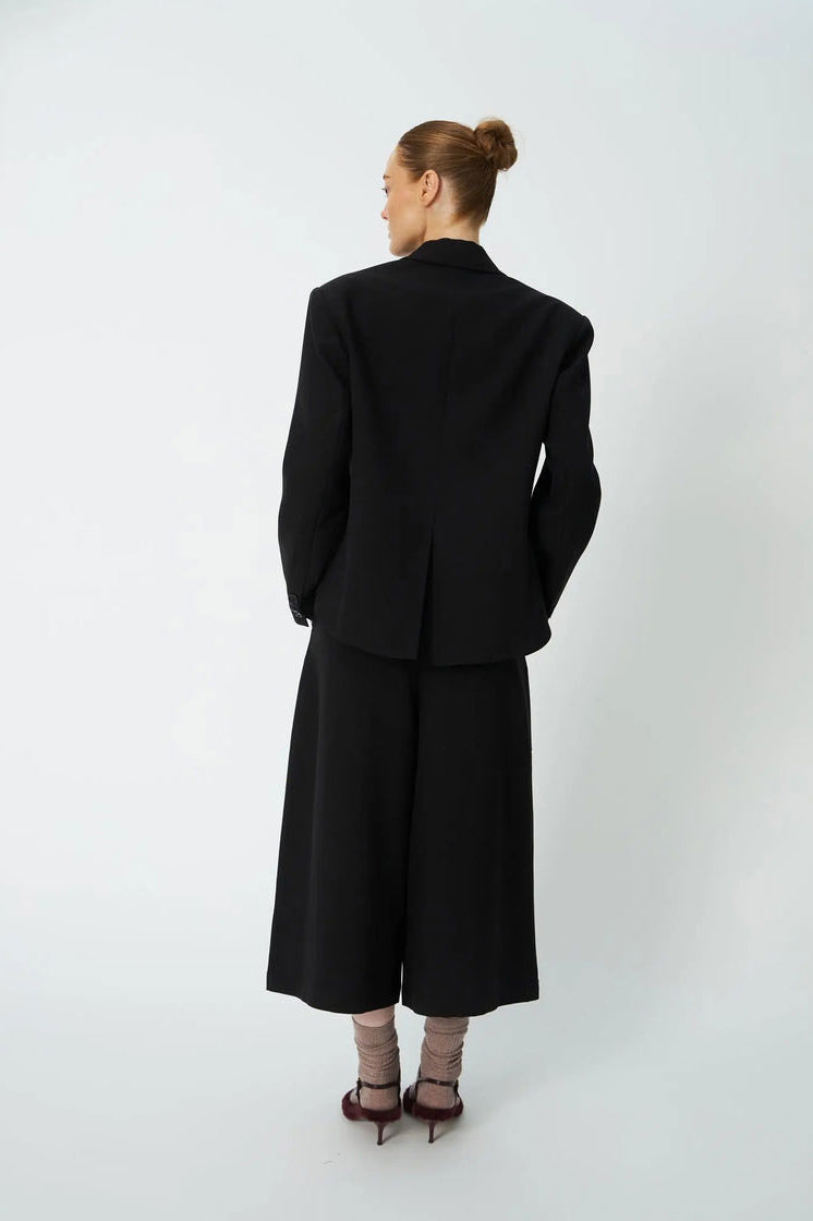 Stella Nova Tuxedo Blazer - Black