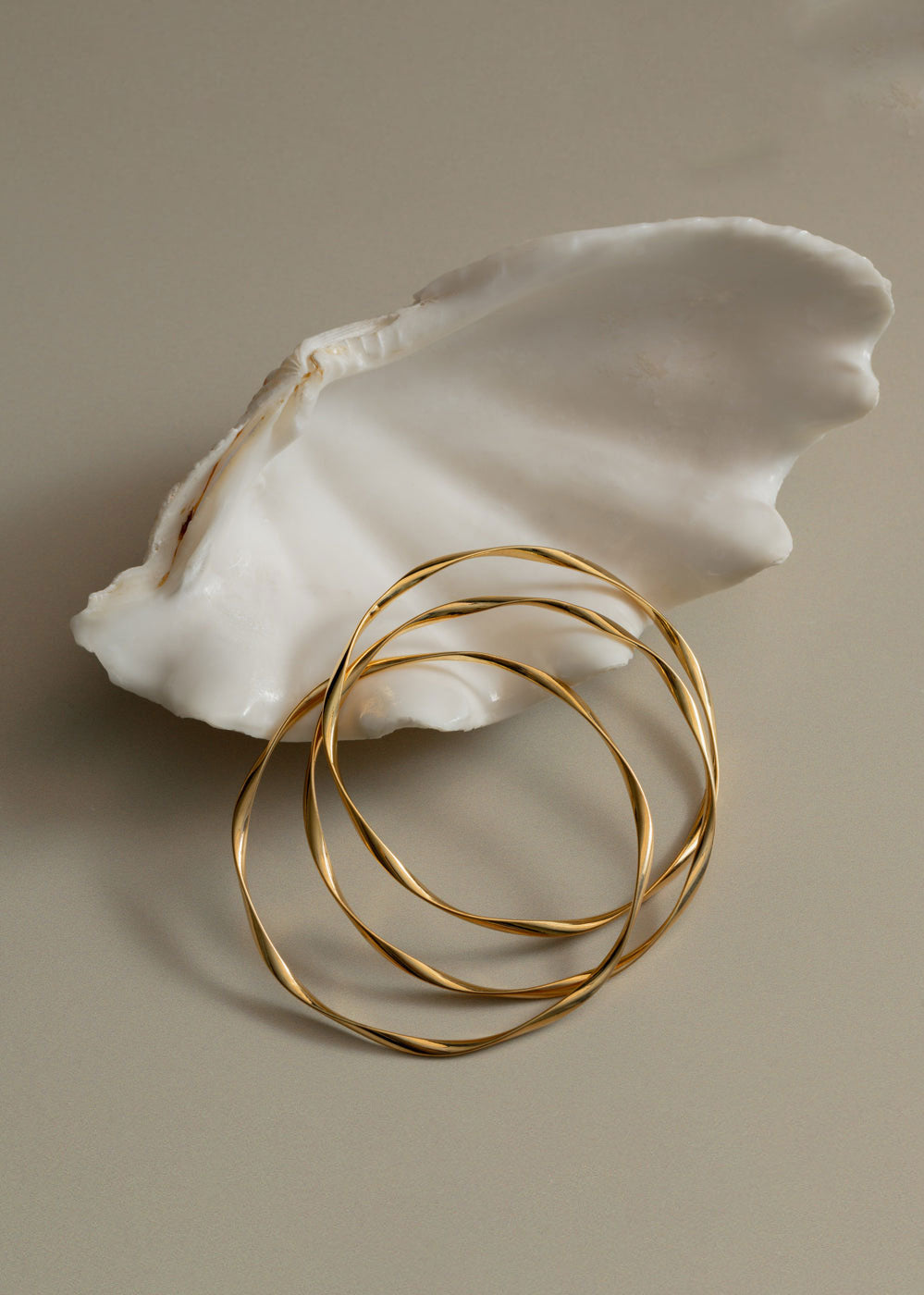 Orelia Ribbon Interlocking Bangles