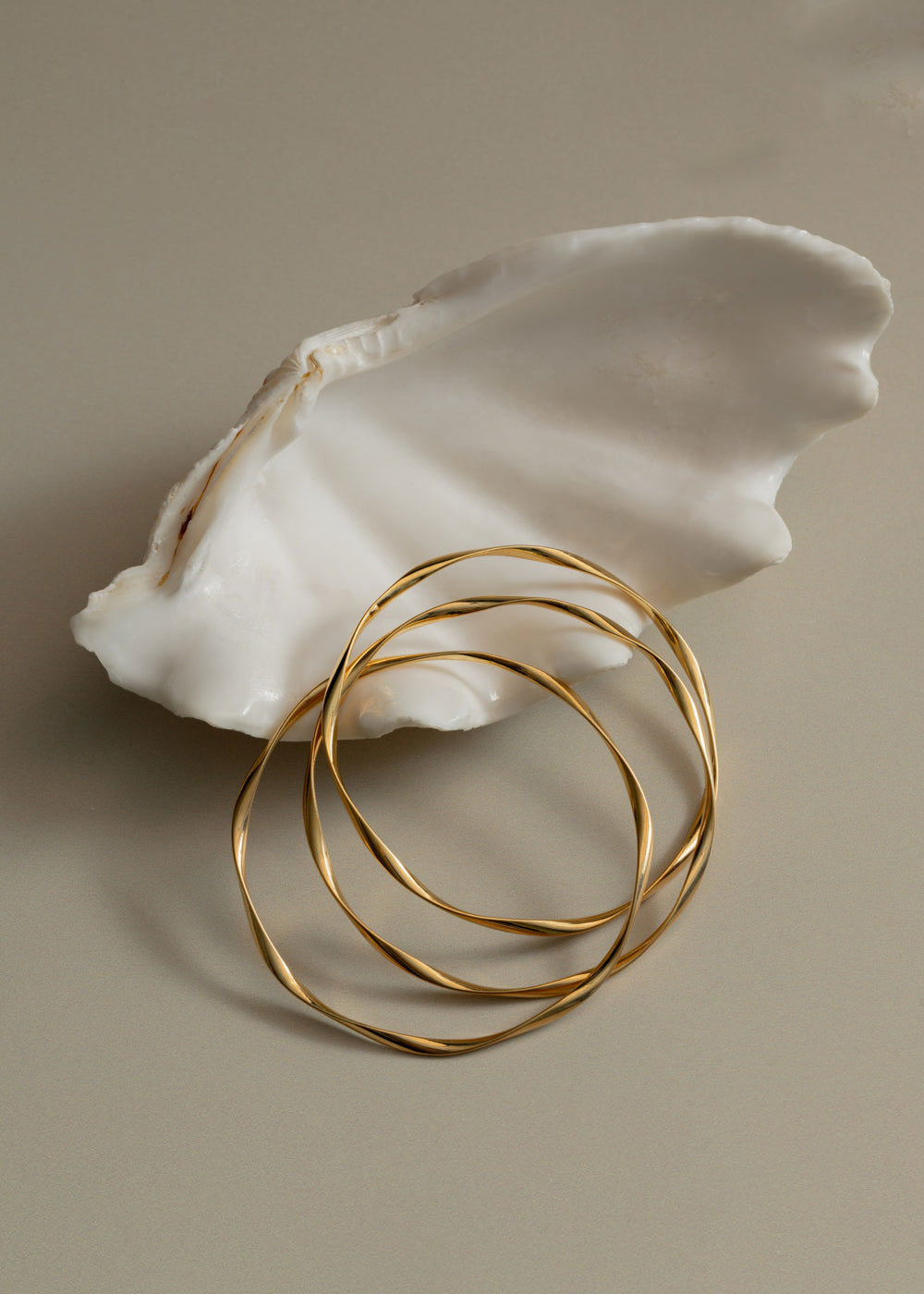 Orelia Ribbon Interlocking Bangles
