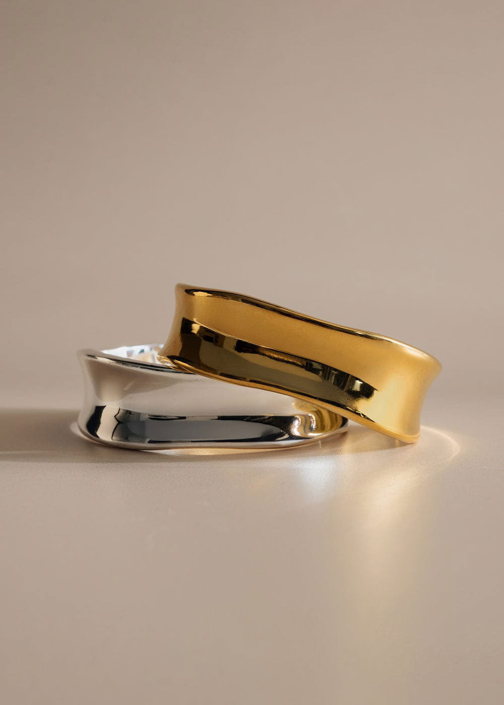 Orelia LUXE Polished Molten Bangle - Gold