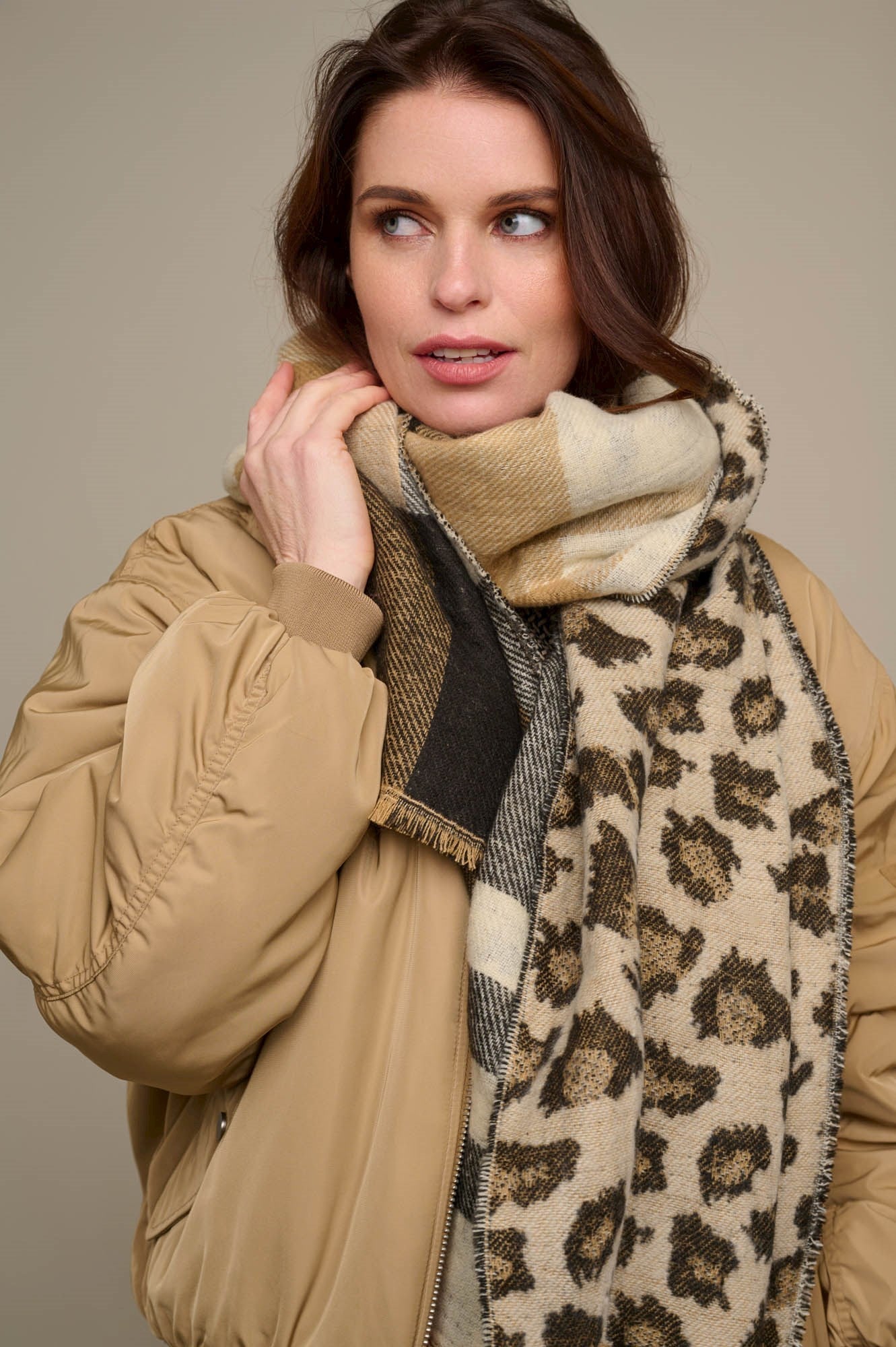 Rino & Pelle - Mixtu Scarf - Leopard Check