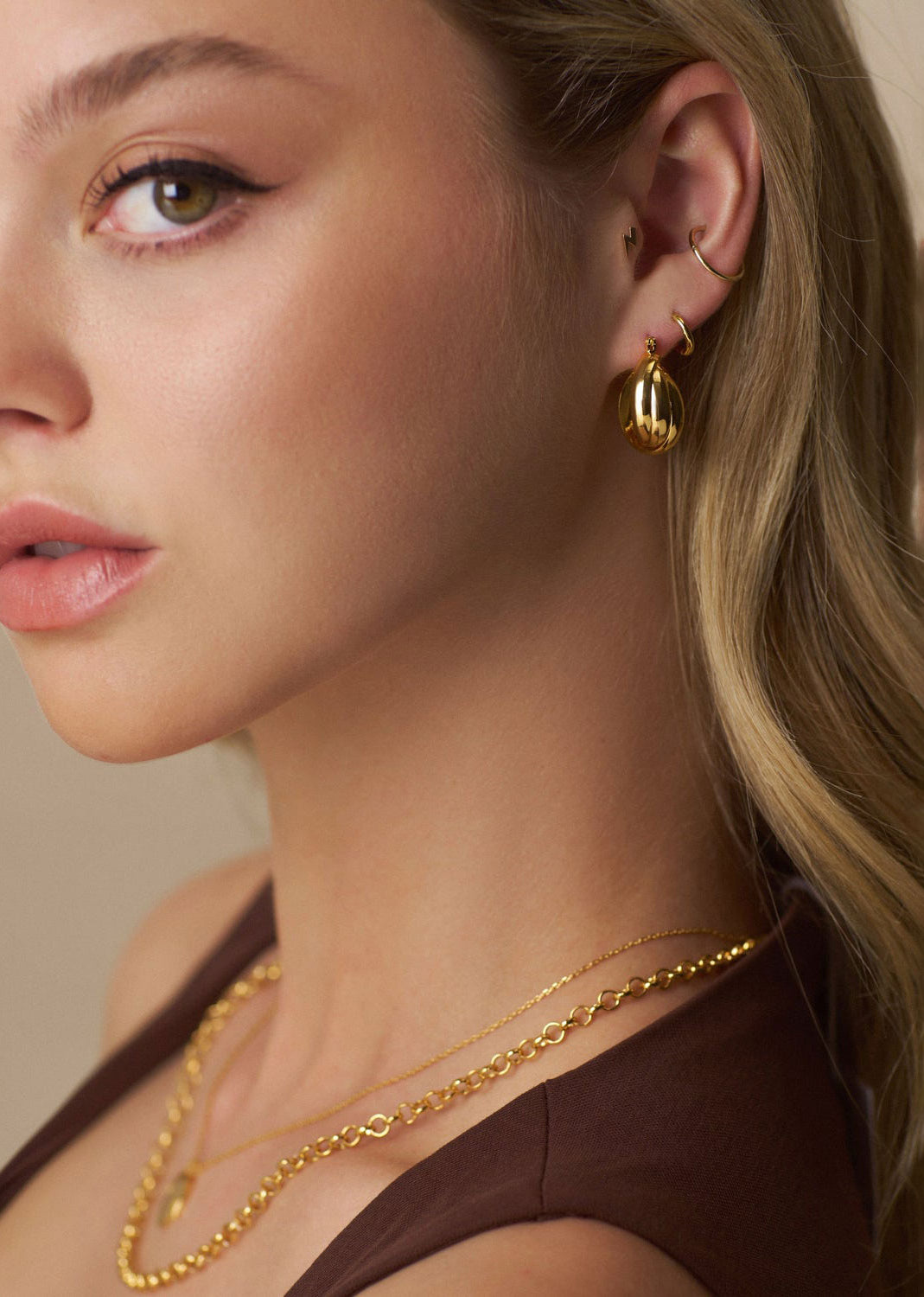 Orelia Small Interlocking Hoop Earrings