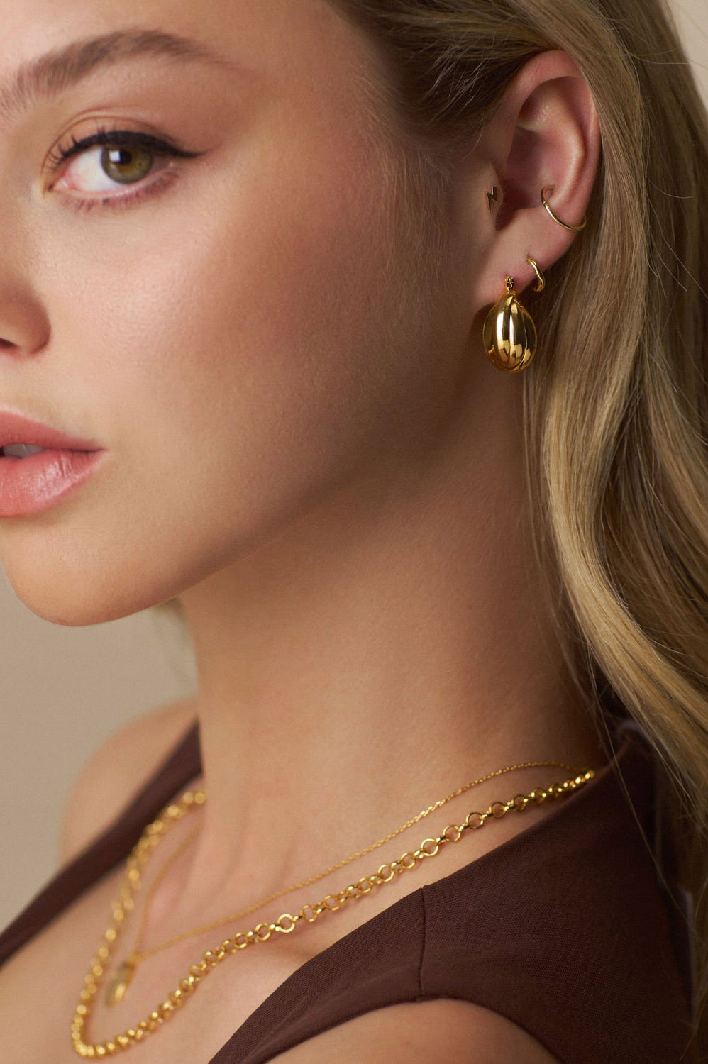 Orelia Small Interlocking Hoop Earrings