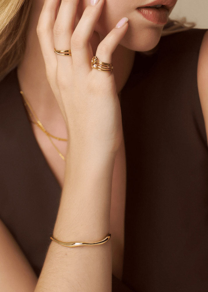 Orelia Fine Wave Bangle - Gold