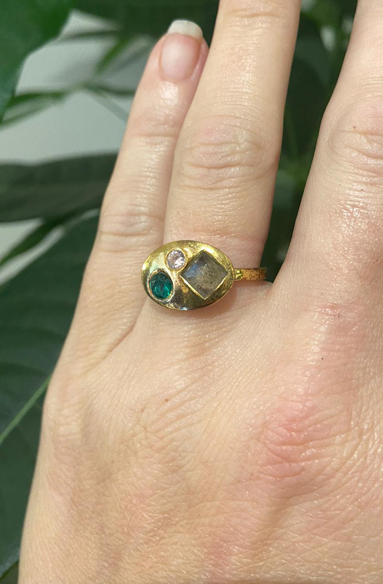 SVP - Mulit Stone Ring - Gold