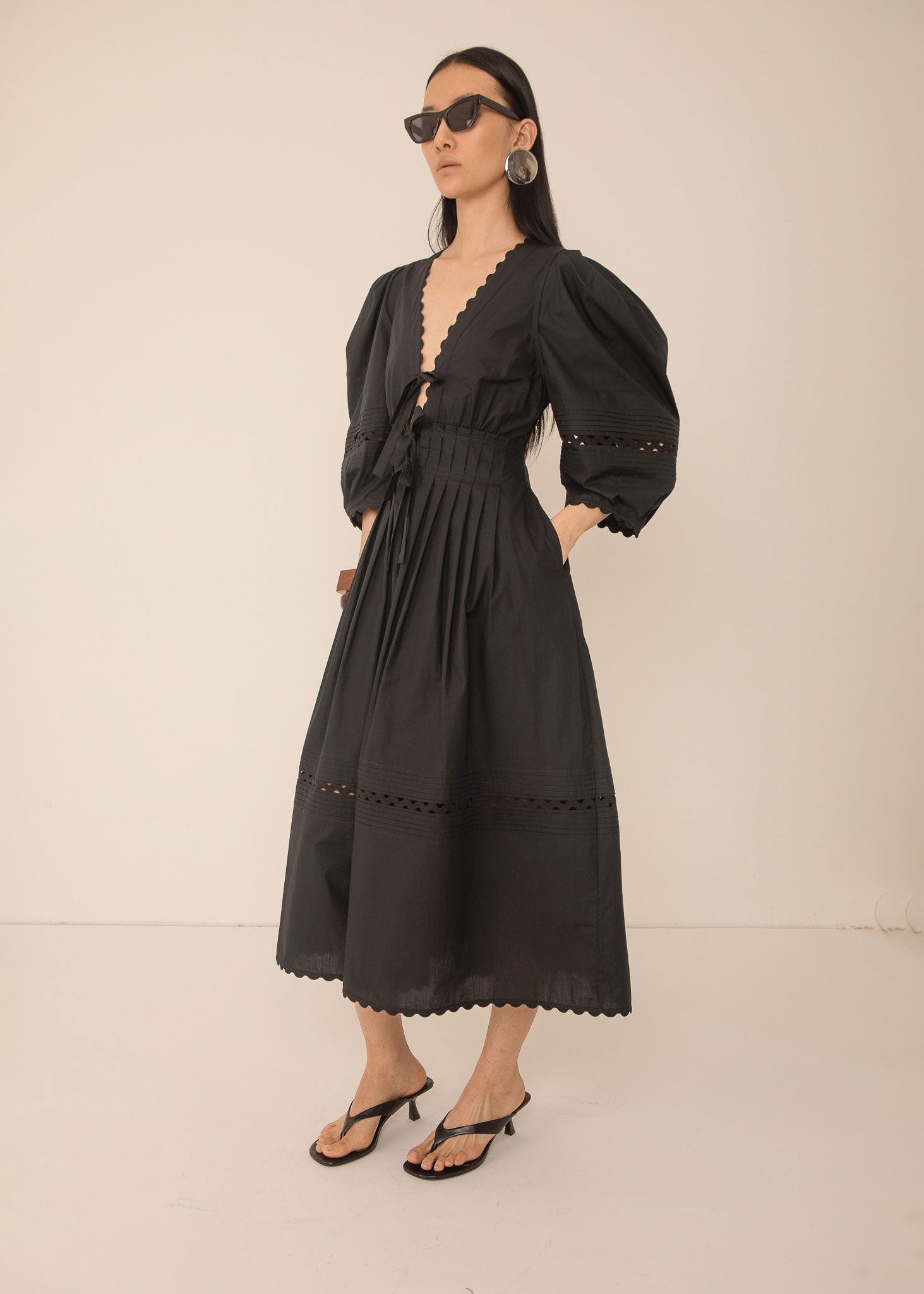 VI.VE.RE Pilar Pleat Dress - Black