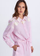 Greek Archaic Kori Papyrus linen shirt in pink with gold fan-embroidered shoulders