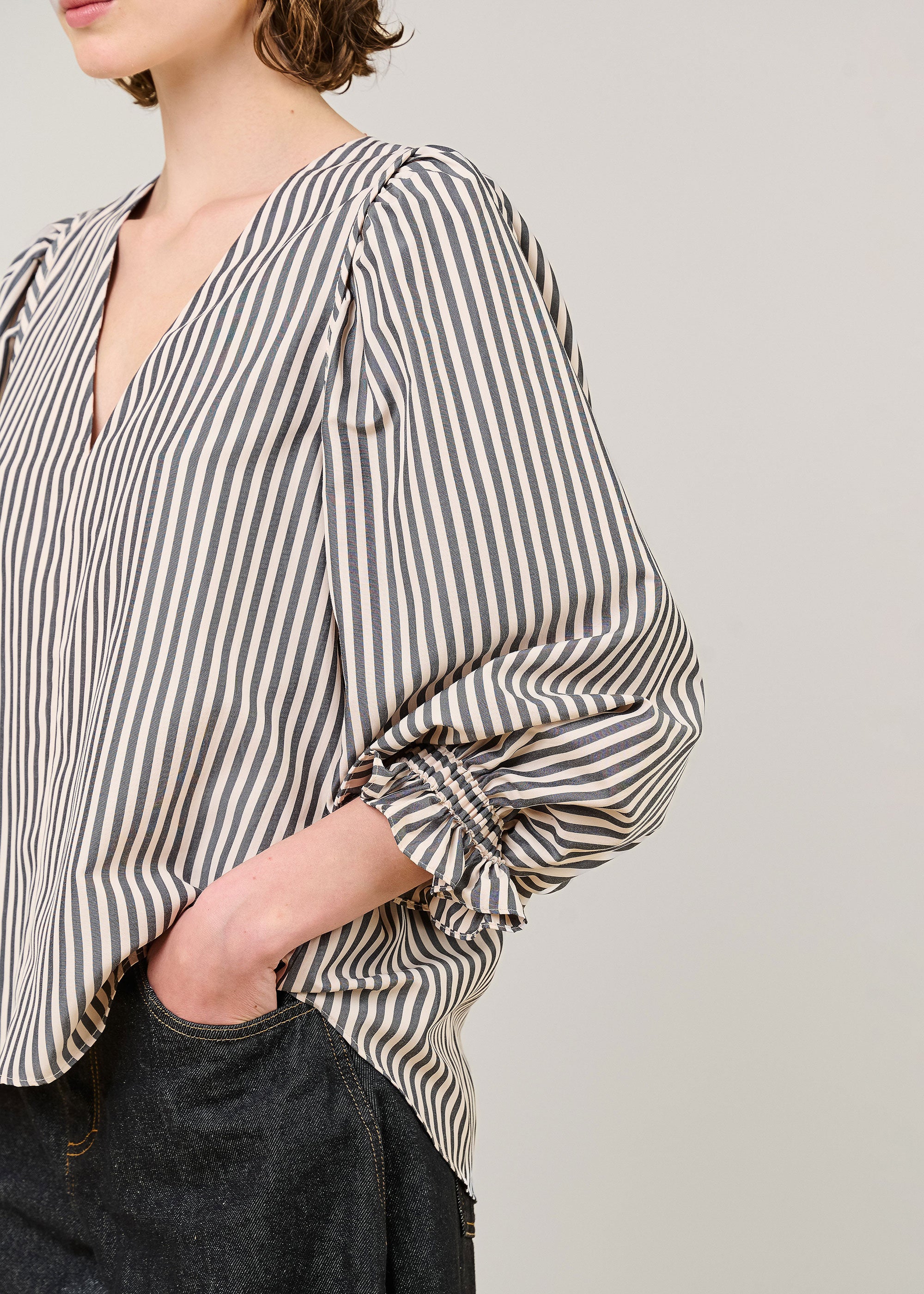 VI.VE.RE Remi V-Neck Stripe Top - Black Cream