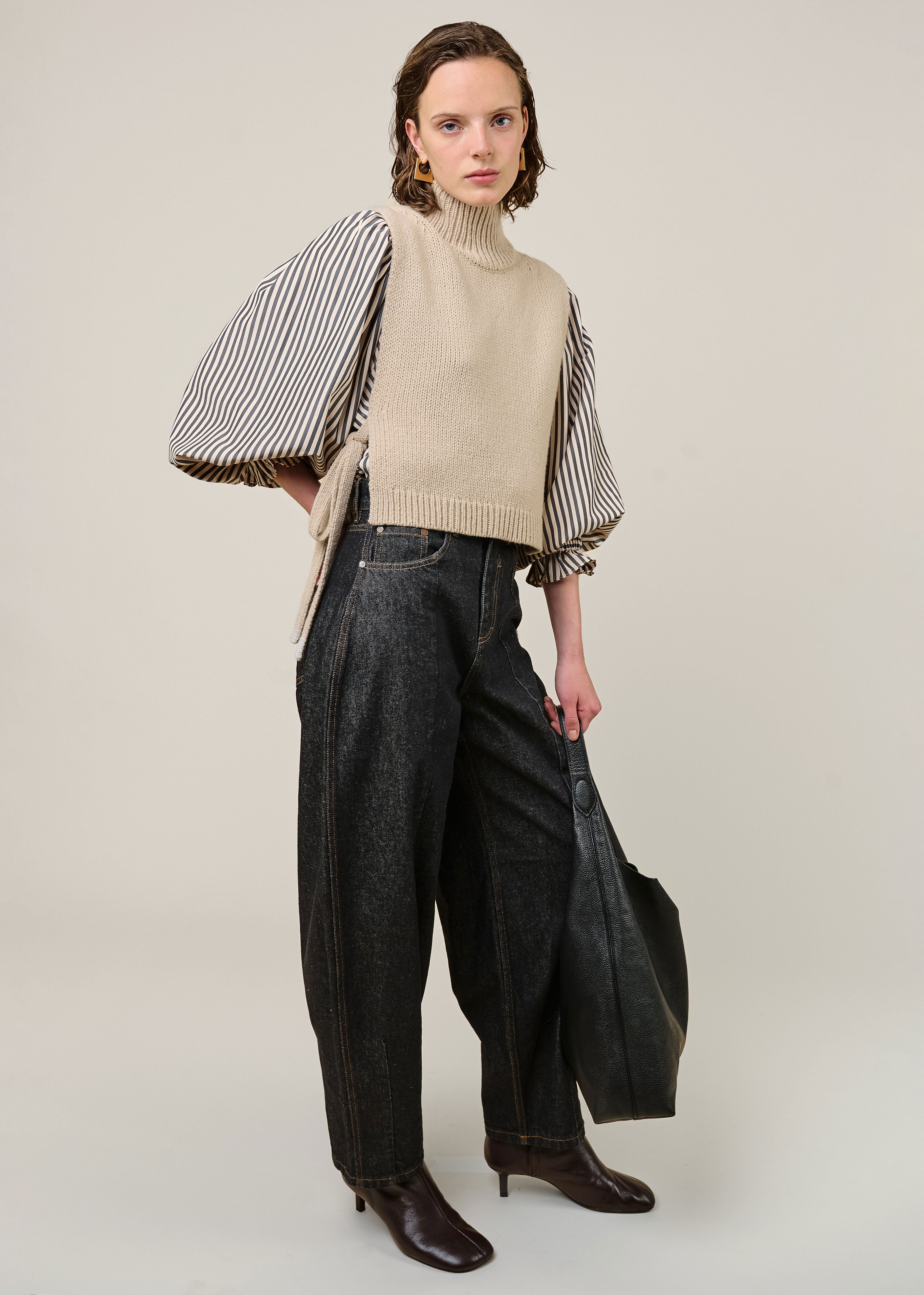 VI.VE.RE Daya Knit Tabbard - Beige