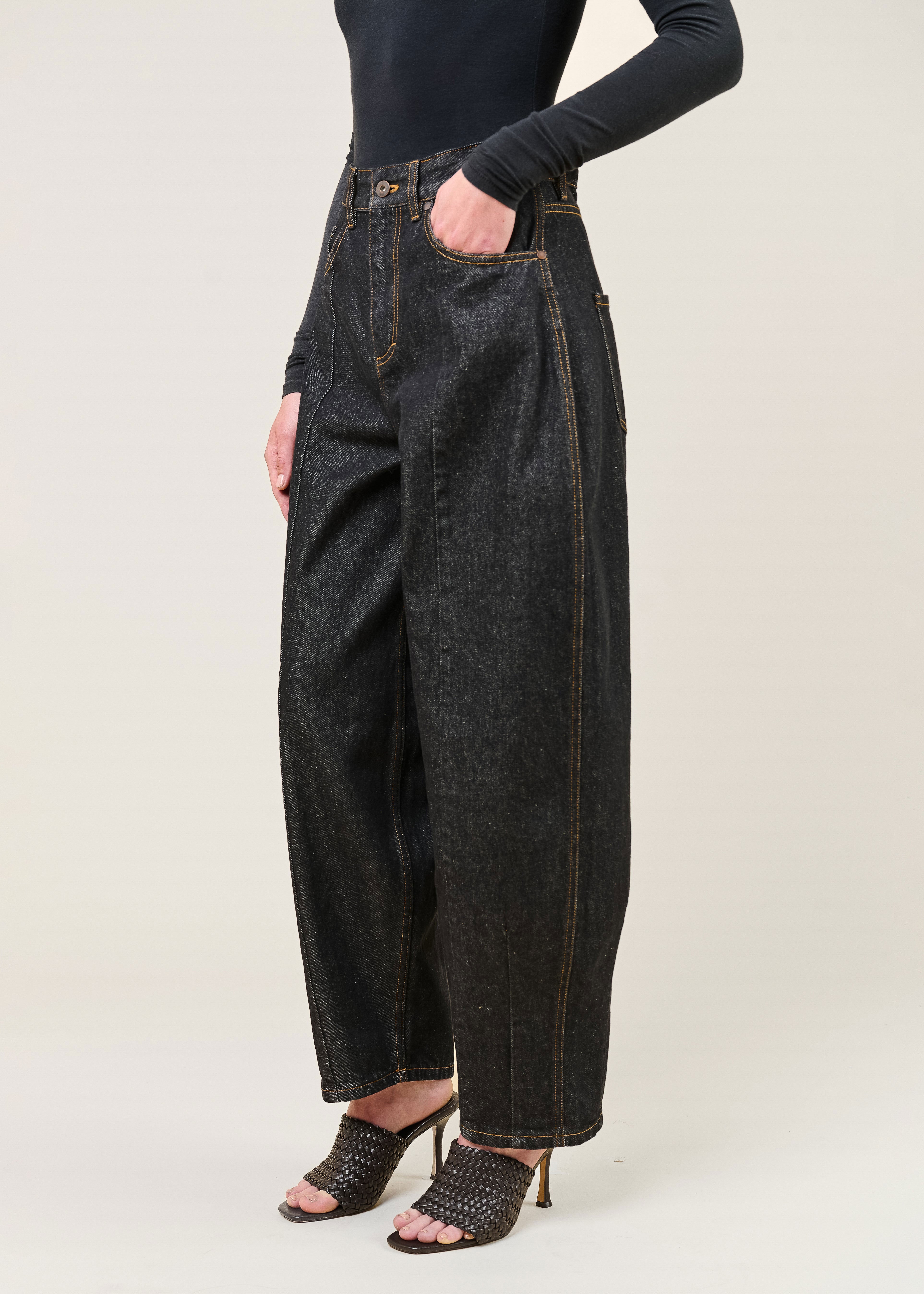 VI.VE.RE Naya Barrel Leg Jeans - Black