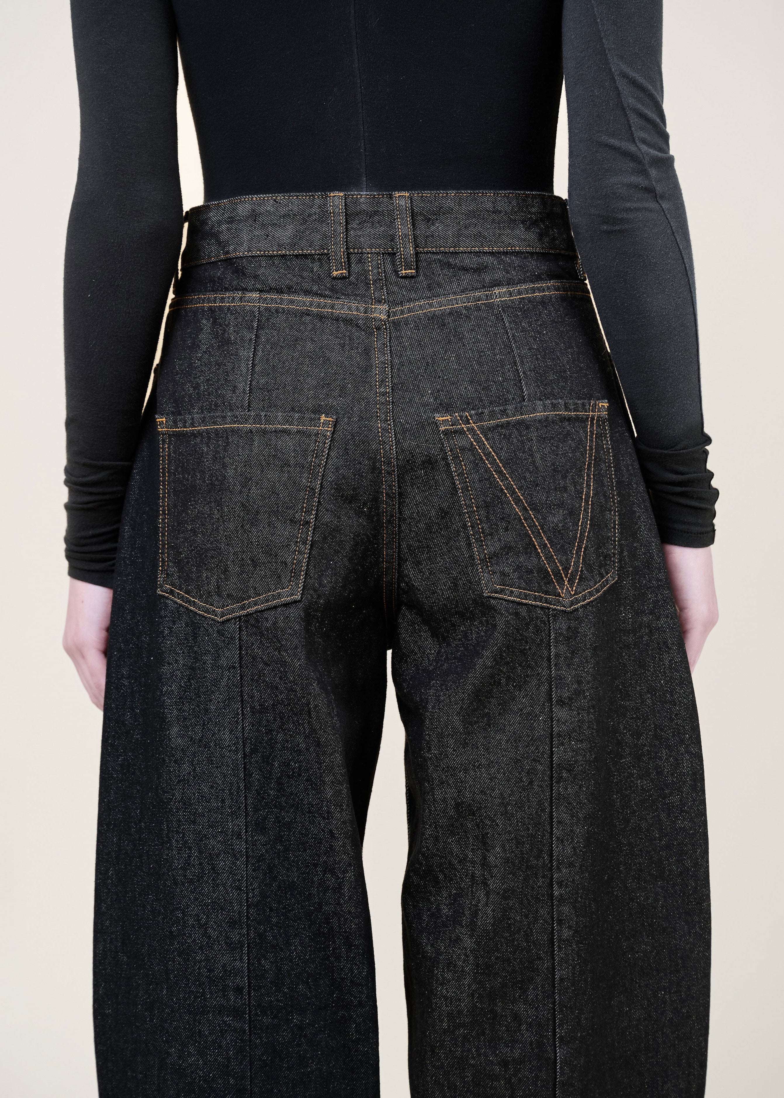 VI.VE.RE Naya Barrel Leg Jeans - Black