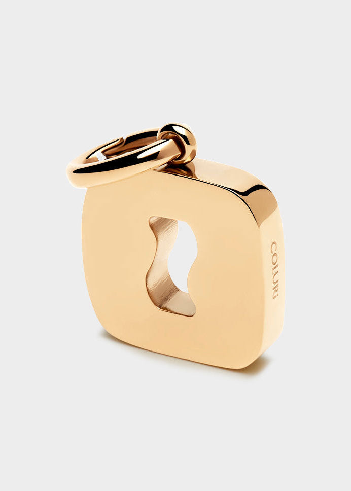 Coluri Letter O Gold Charm