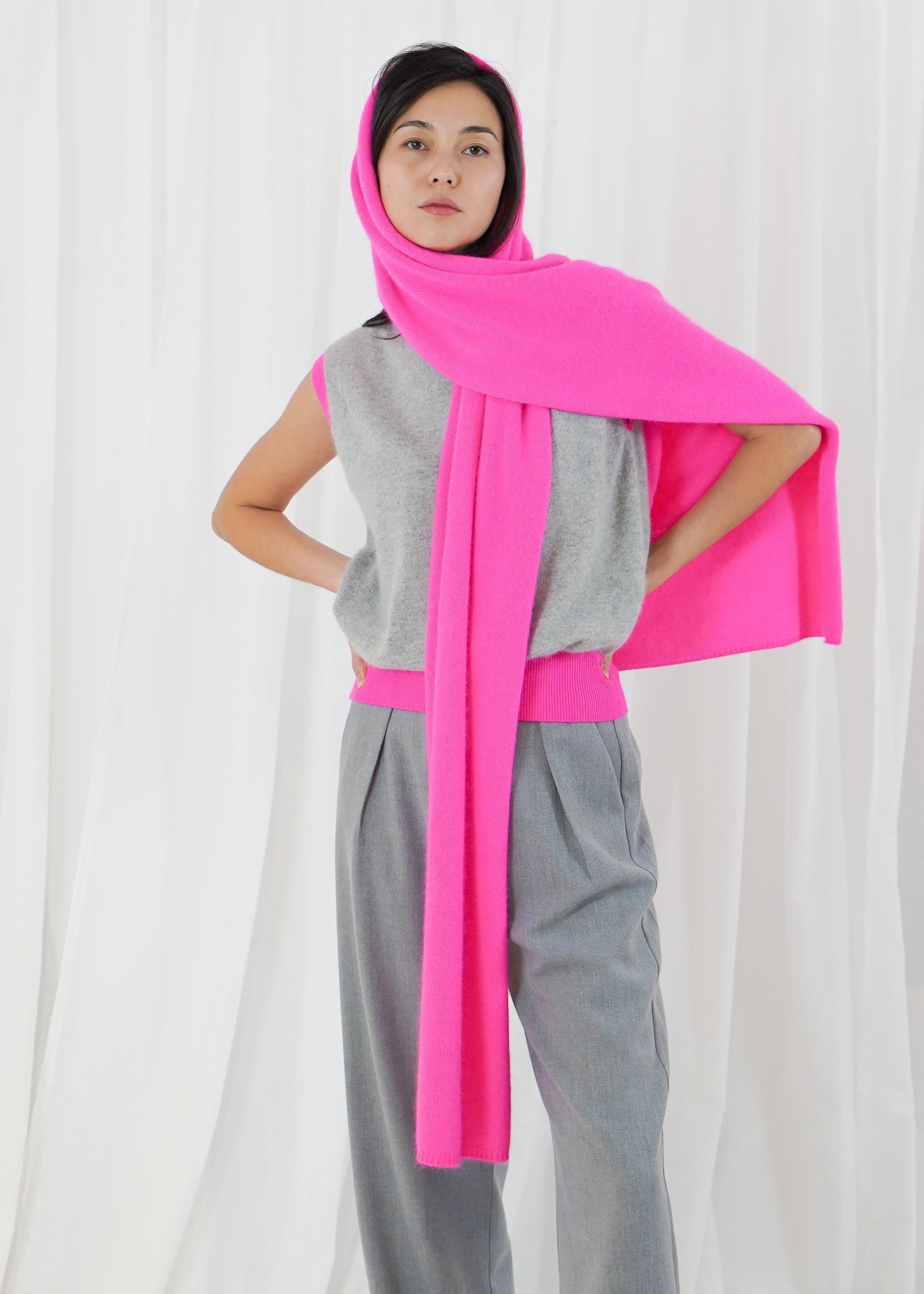 TWNS Vail Scarf - Neon Pink