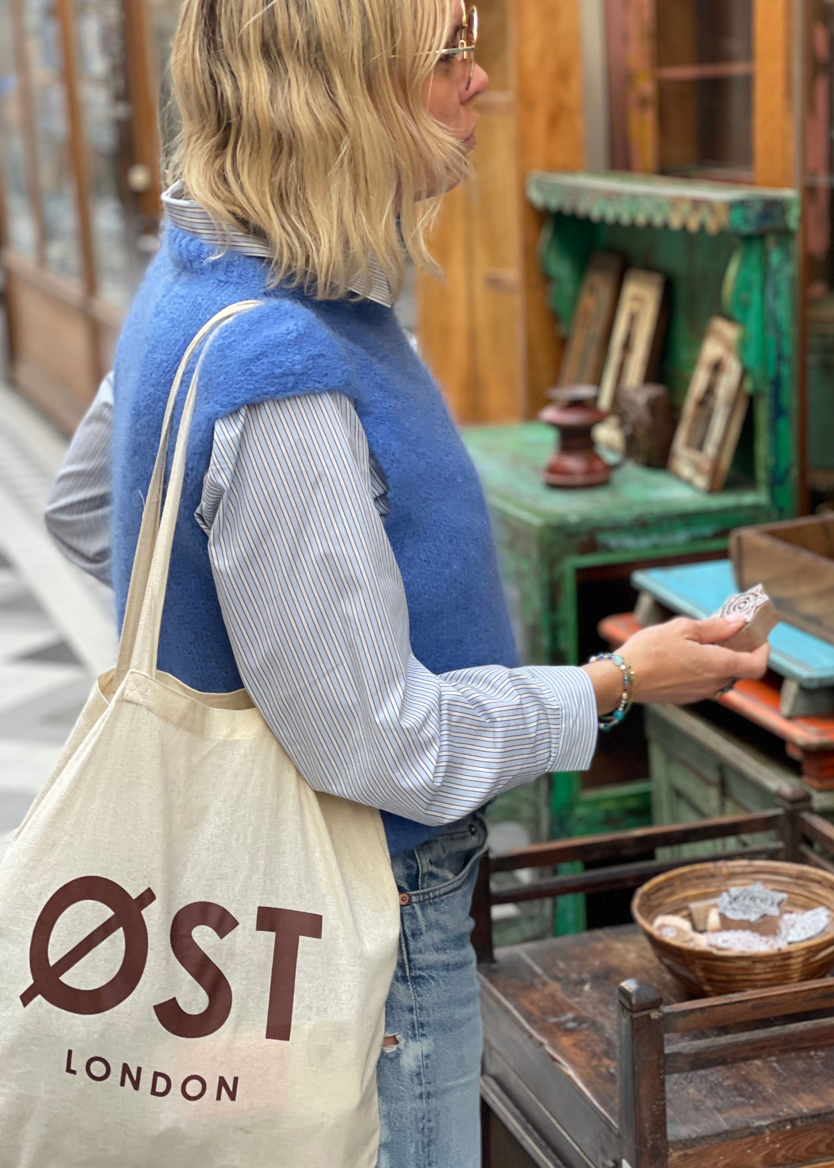 Øst London Monika Cropped Mohair Vest - Cornflower Blue