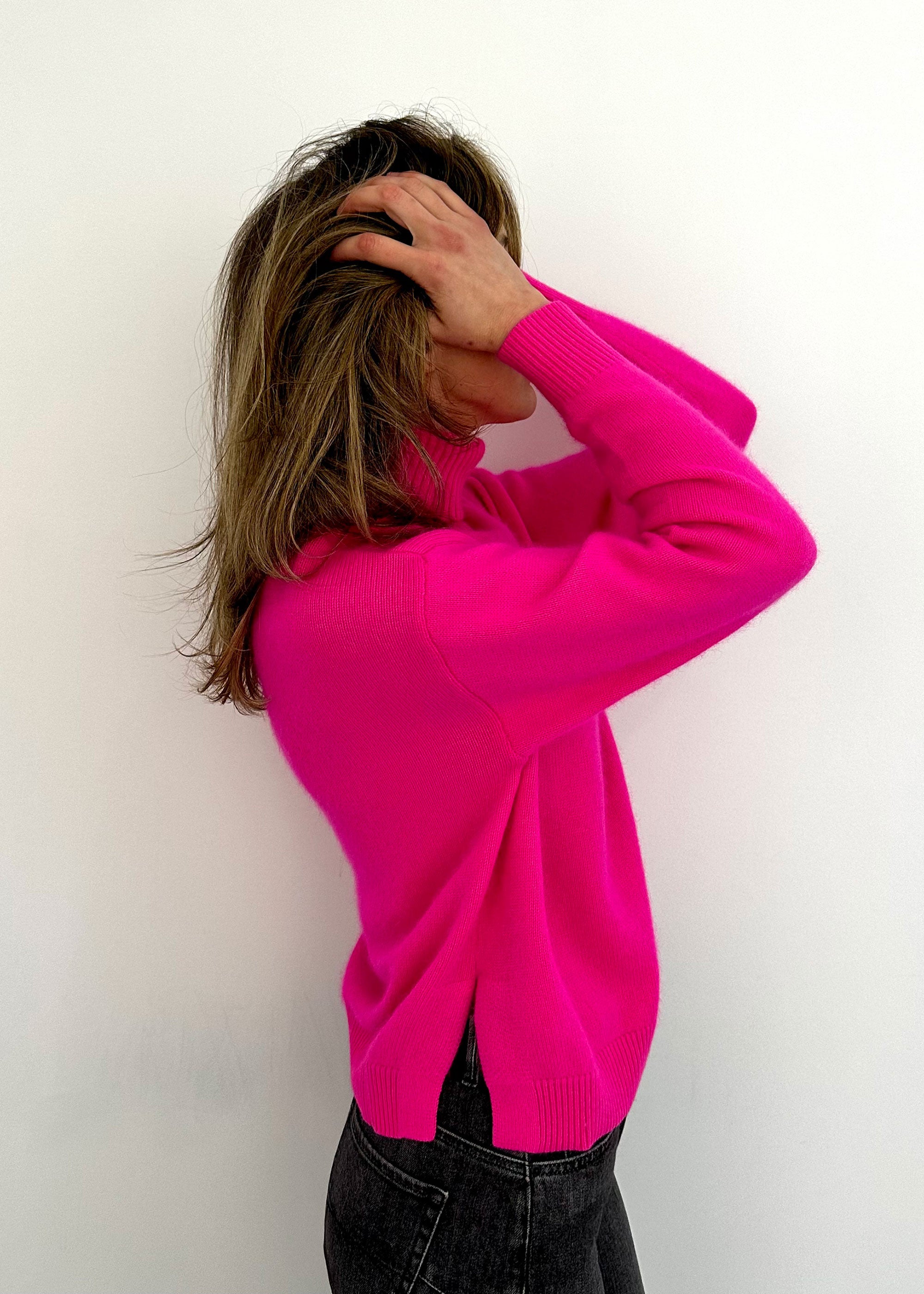 TWNS Greeley Pullover - Neon Pink
