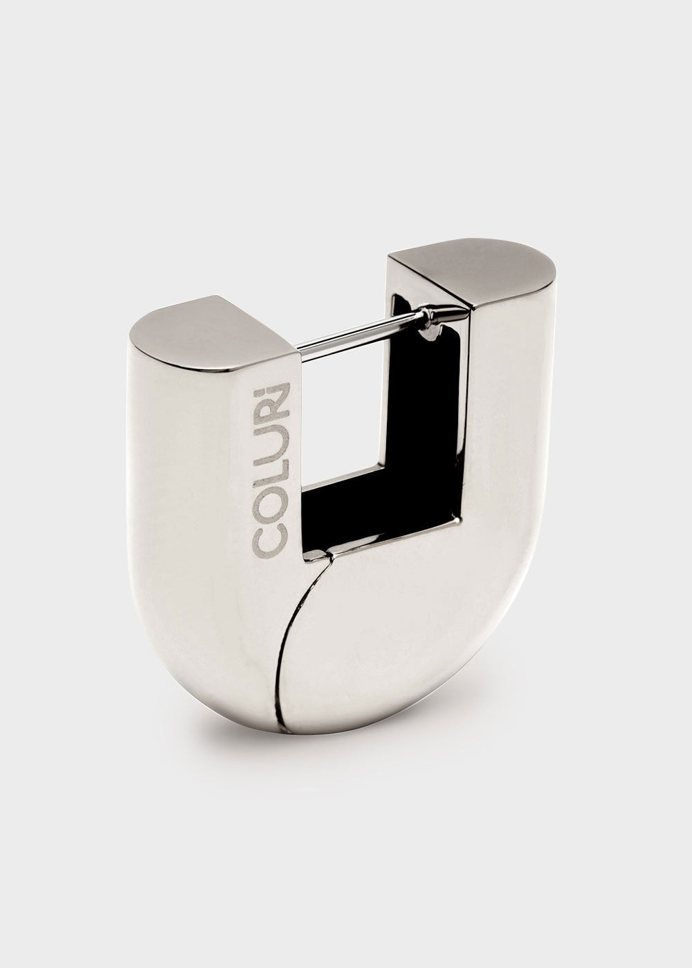 Coluri Single earring close-up showing the hinged post fastening