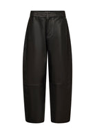 Flat packshot on white, front view with slant pockets and seamed knees