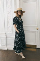 Three-quarter view, fit-and-flare skirt with side pocket detail