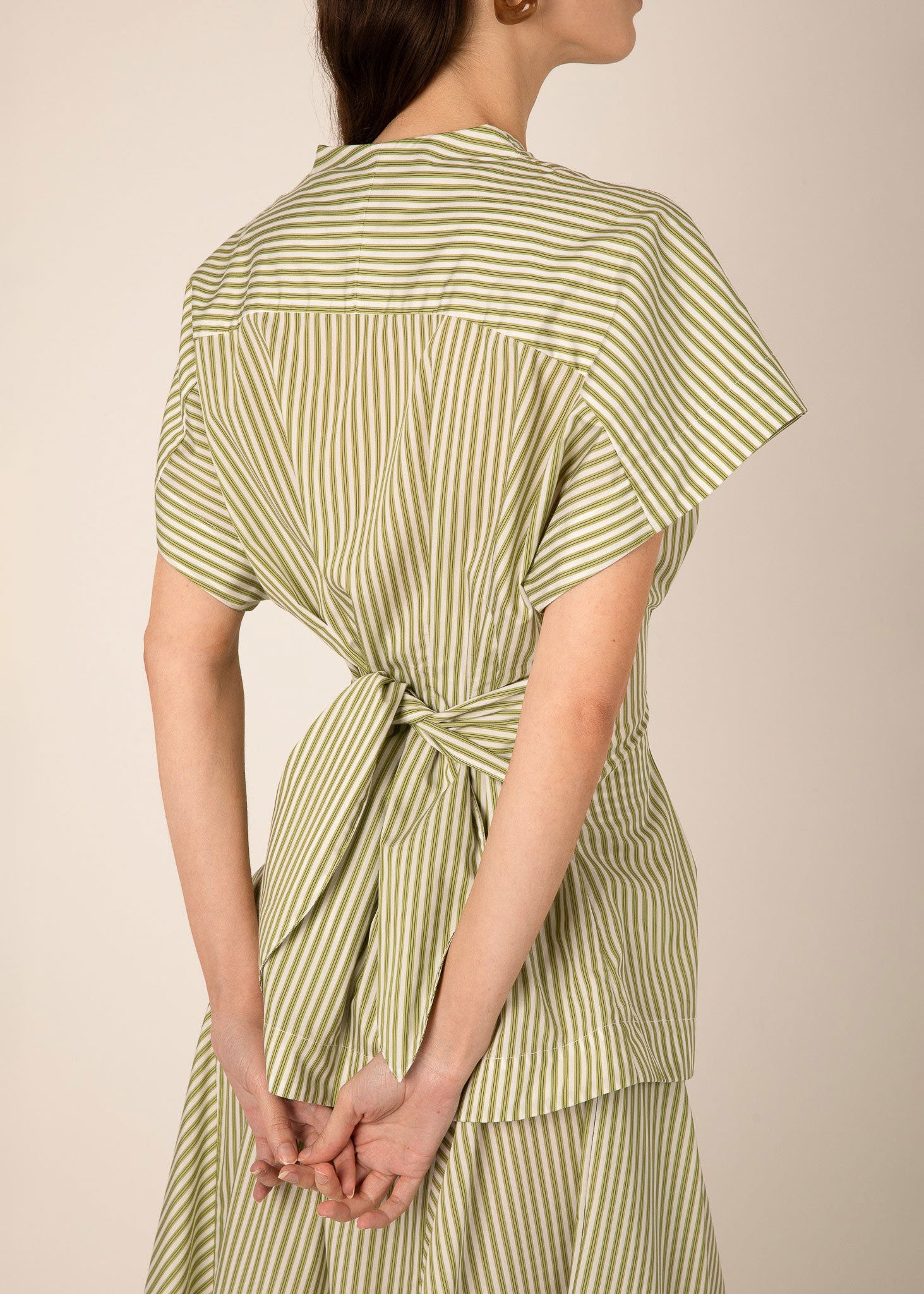 VI.VE.RE Reese V-Neck Waisted Top