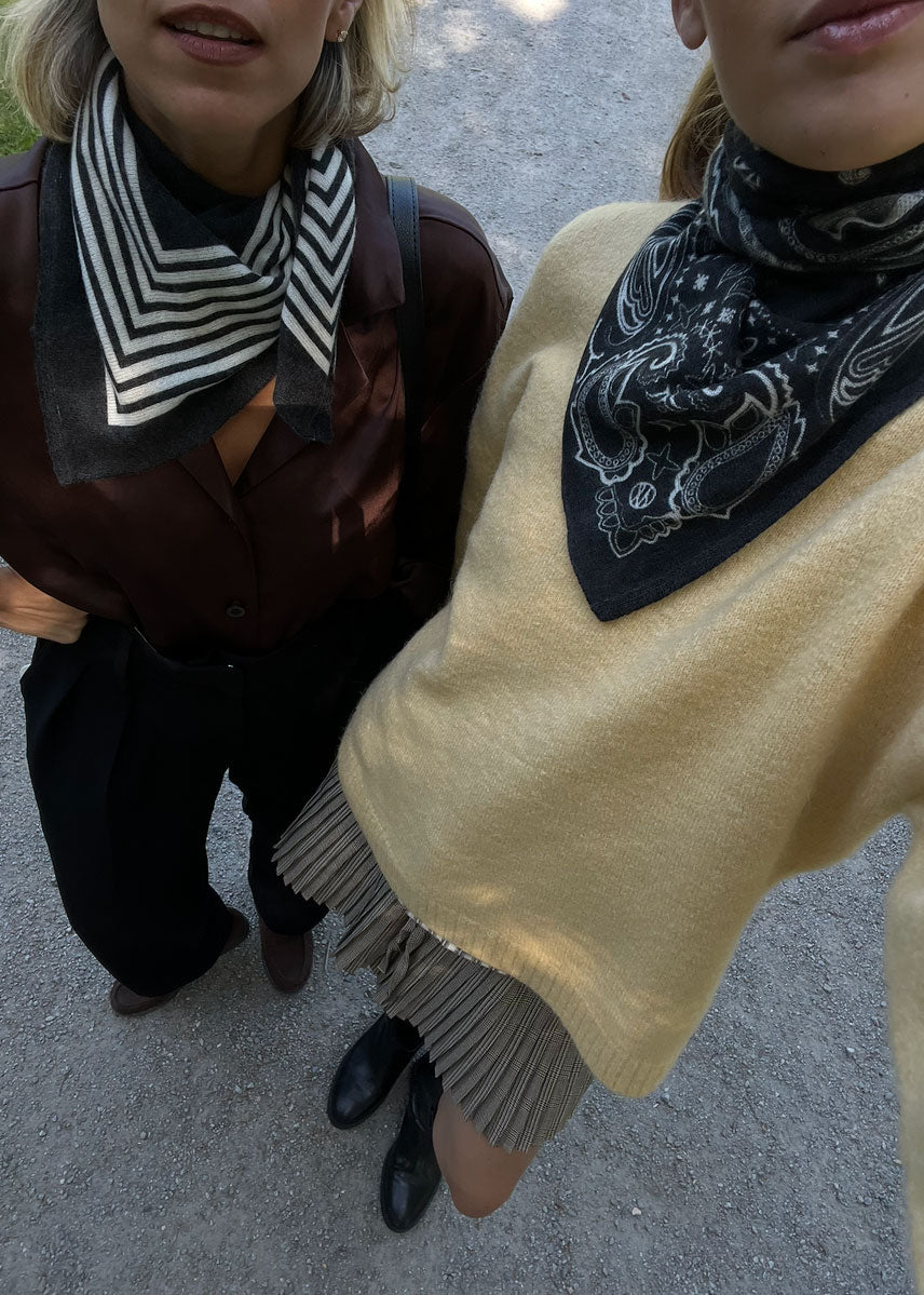 Lescarf Cashmere Paisley Scarf - Black - 65cm