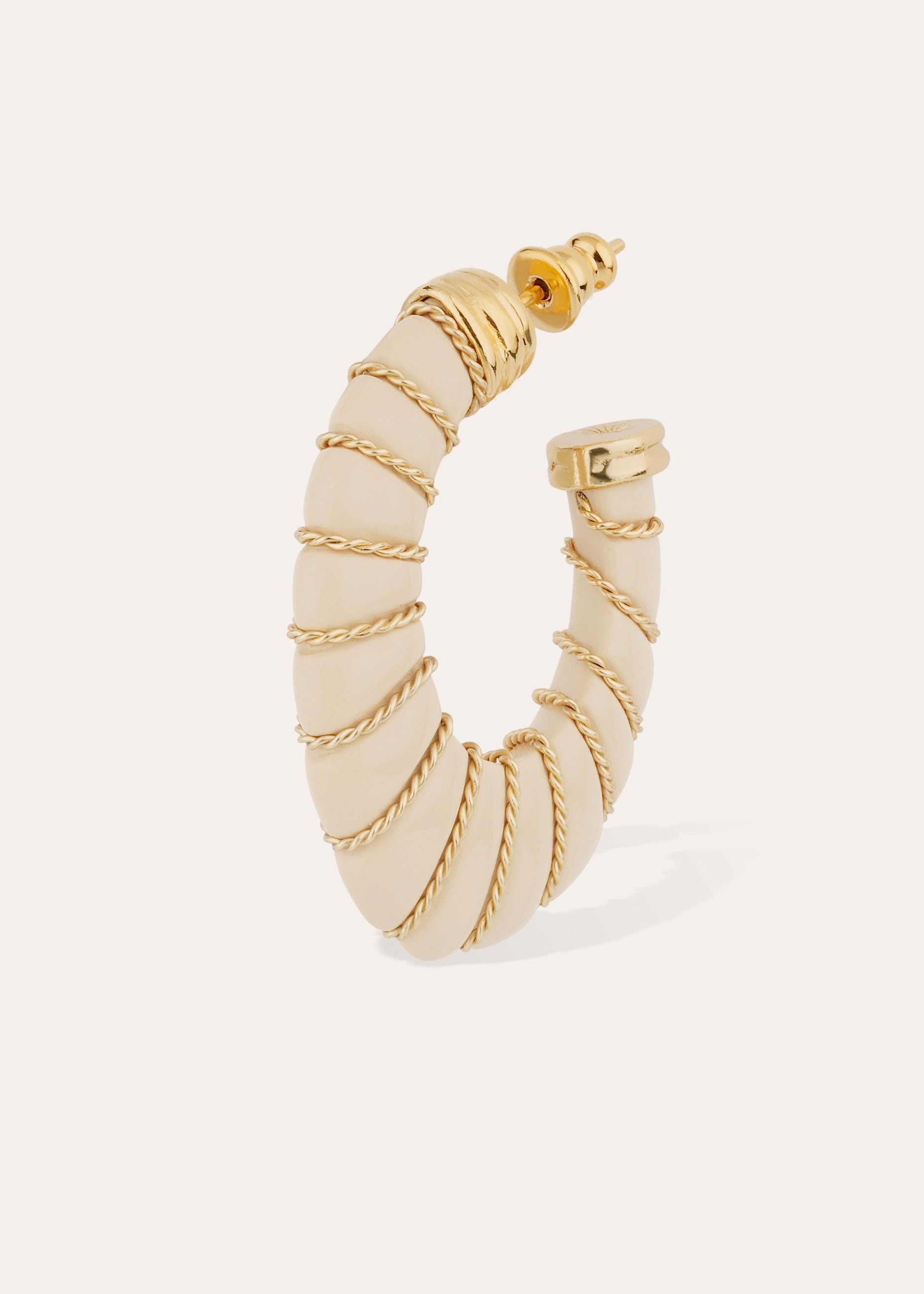 Gas Bijoux Reverse view showing the curved gold-plated post fastening