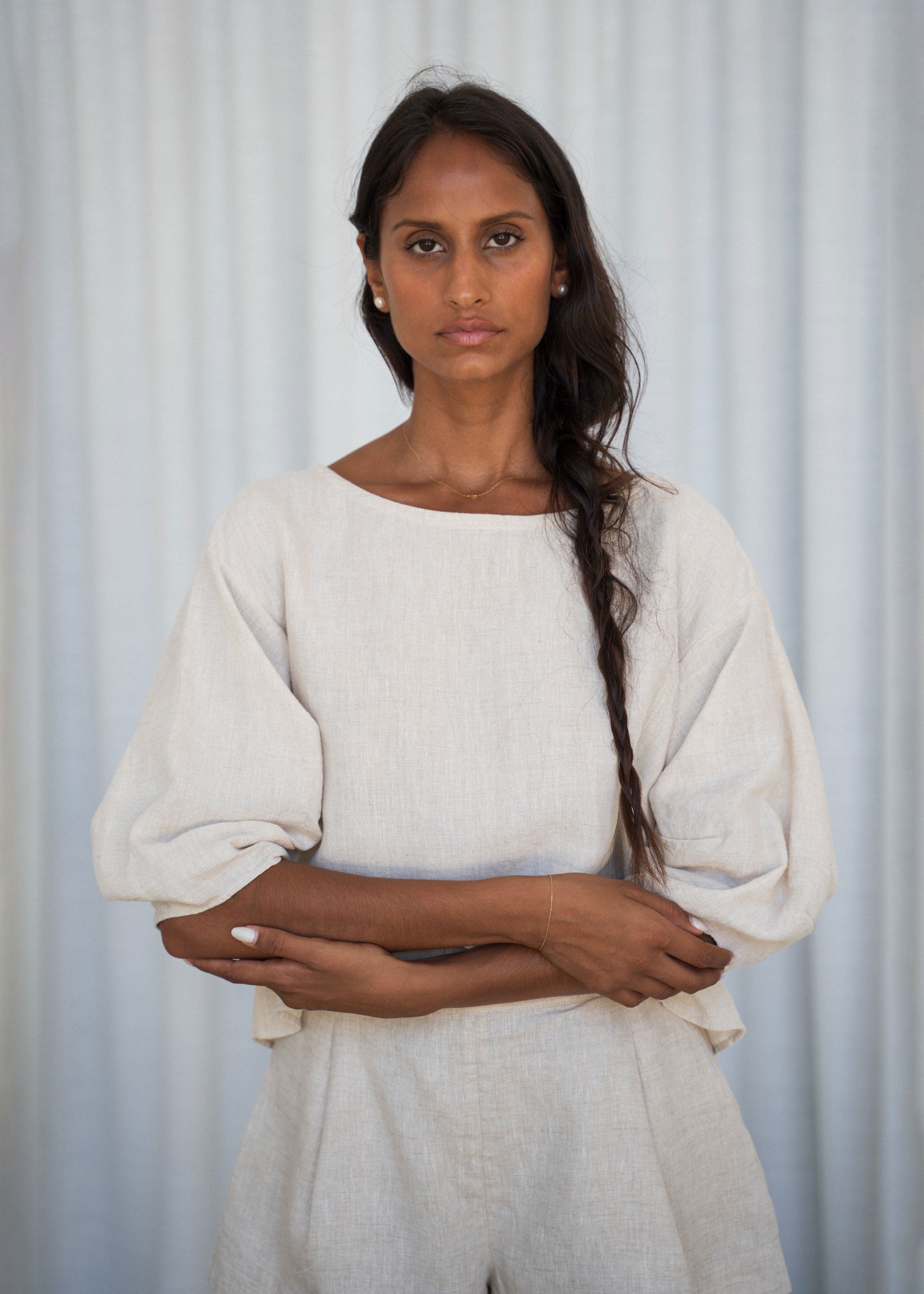 Lilly Pilly Lilly Pilly Leia linen top in oatmeal, boat neck with balloon sleeves and curved hem