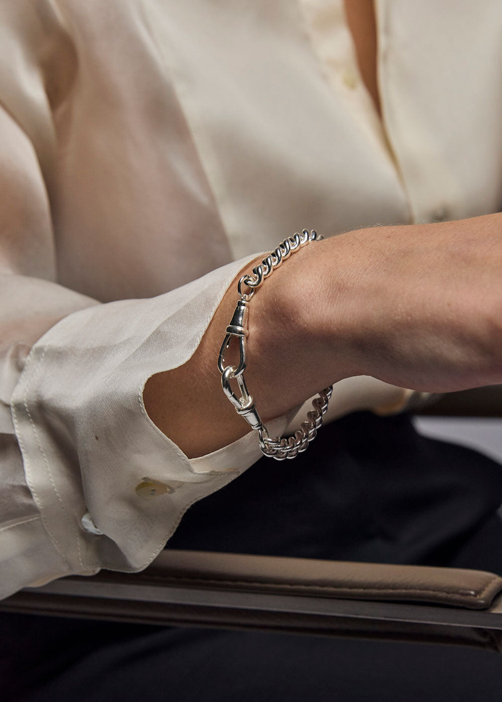 Medium Silver Curb Clipt Bracelet – KitiCymru