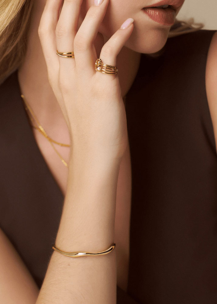 Orelia Fine Wave Bangle - Gold